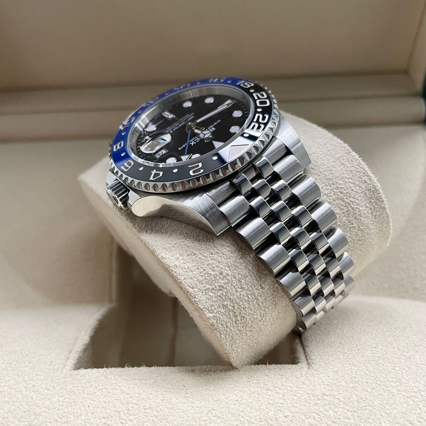 Rolex GMT-Master II 126710BLNR - (4/5)