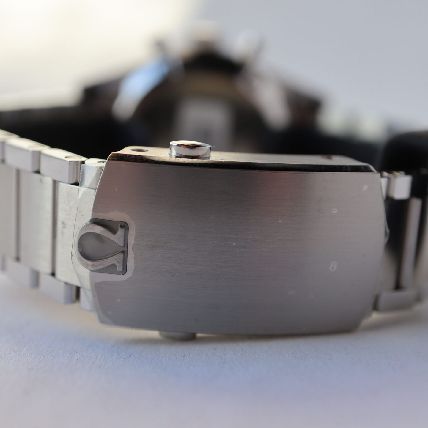 Omega Speedmaster Professional Moonwatch 311.10.39.30.01.001 (2017) - Black dial 39 mm Steel case (5/8)