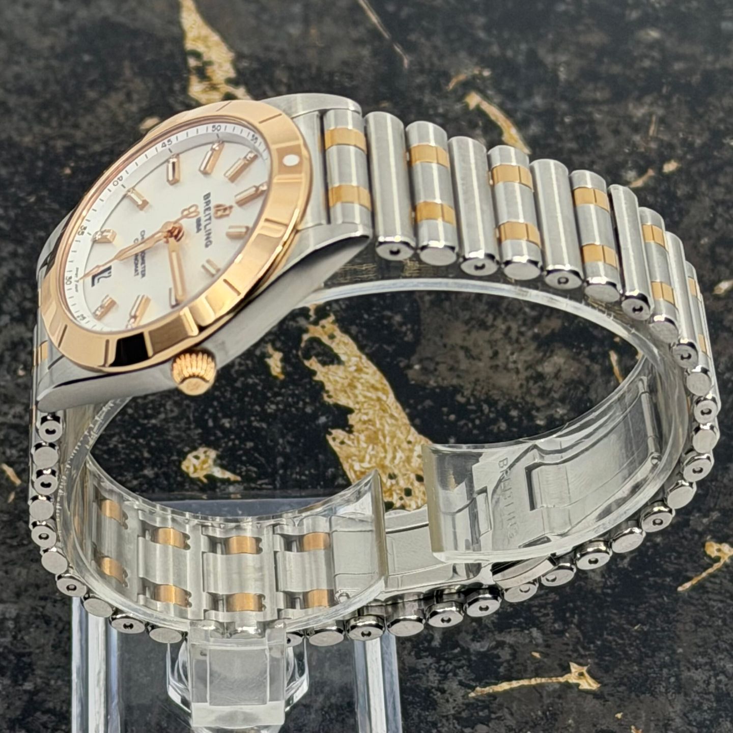 Breitling Chronomat U77310101A2U1 (2026) - Pearl dial 32 mm Gold/Steel case (5/8)