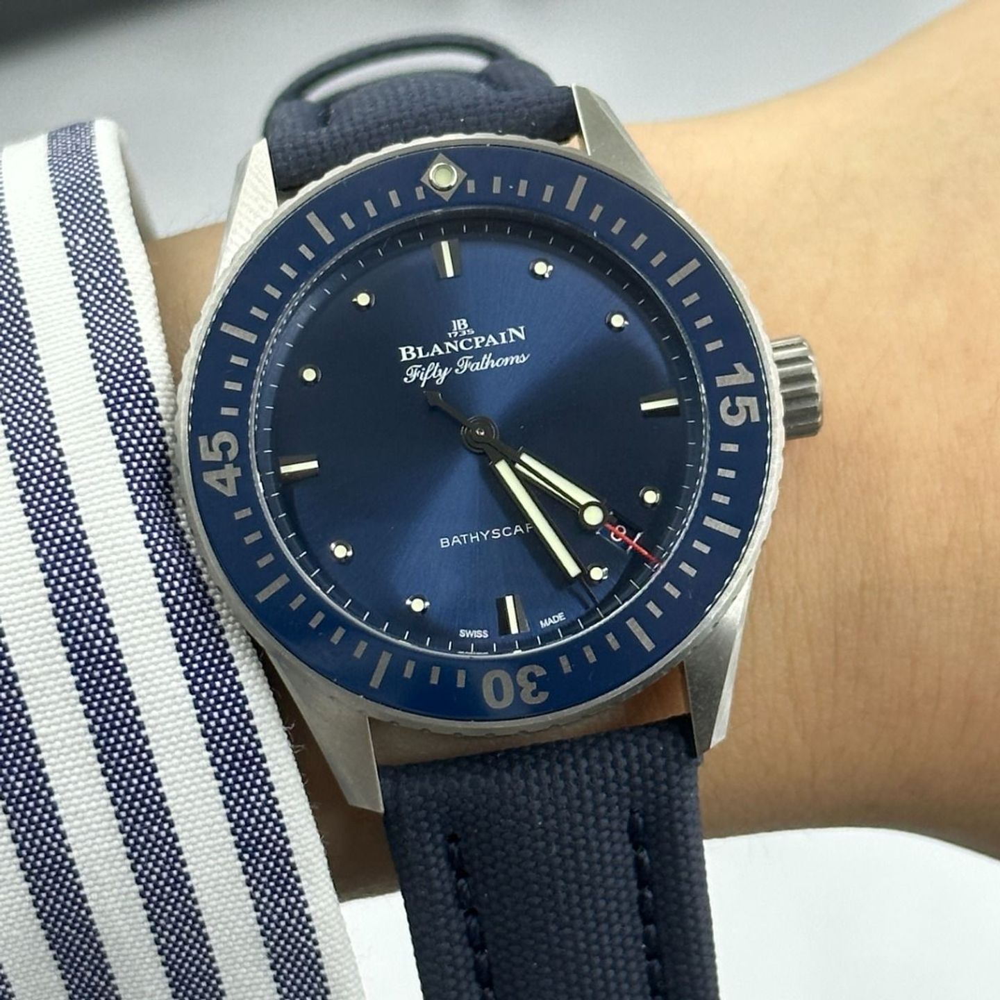 Blancpain Fifty Fathoms 5100-1140-O52A (2024) - Blue dial 38 mm Steel case (6/8)