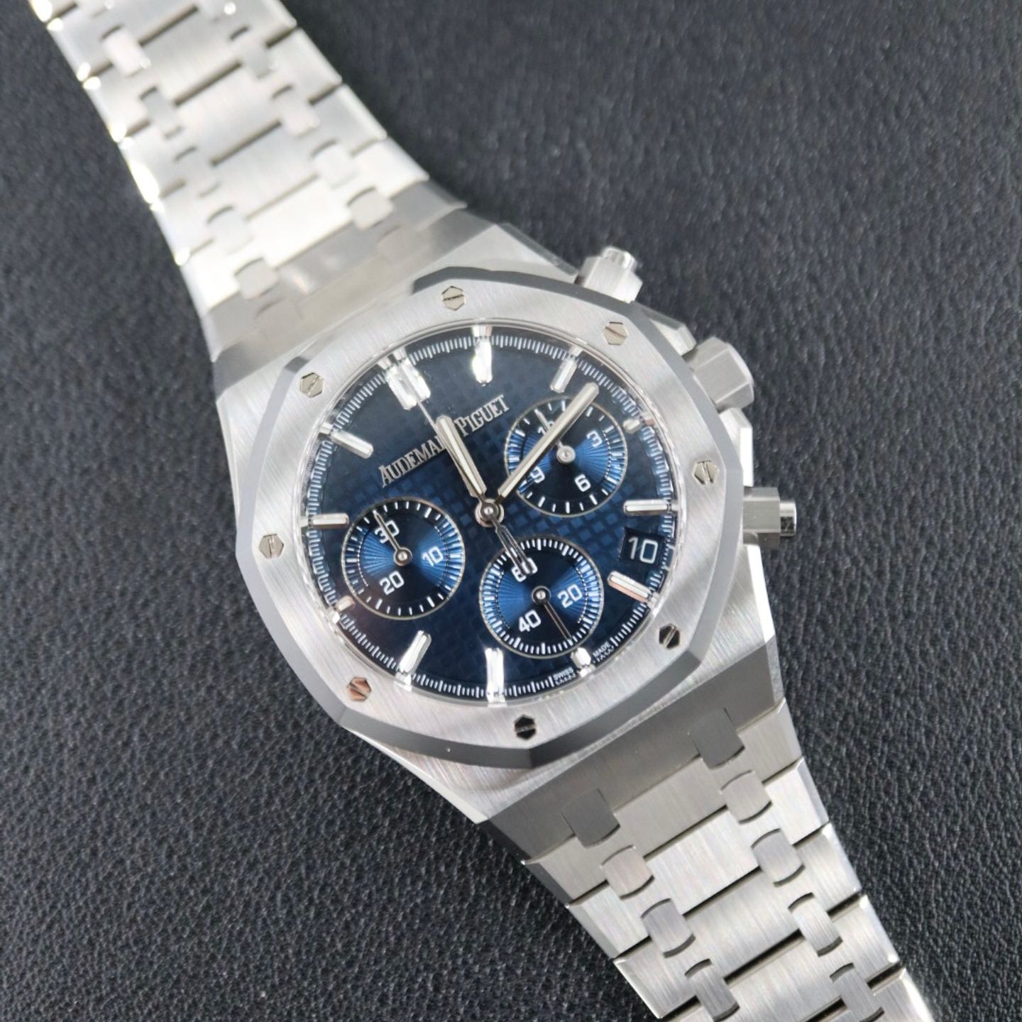 Audemars Piguet Royal Oak Chronograph 26240ST.OO.1320ST.05 (2024) - Blauw wijzerplaat 41mm Staal (2/8)