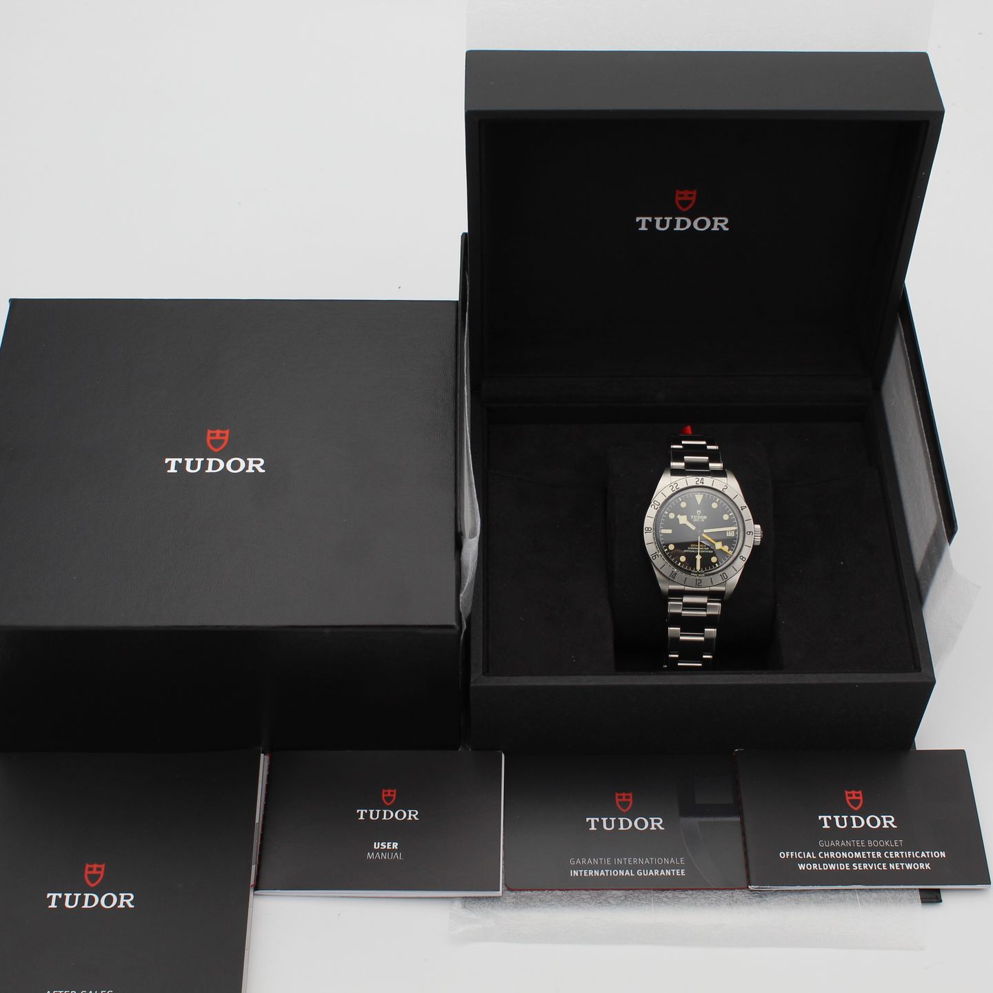 Tudor Black Bay 79470 (2022) - Black dial 39 mm Steel case (2/8)