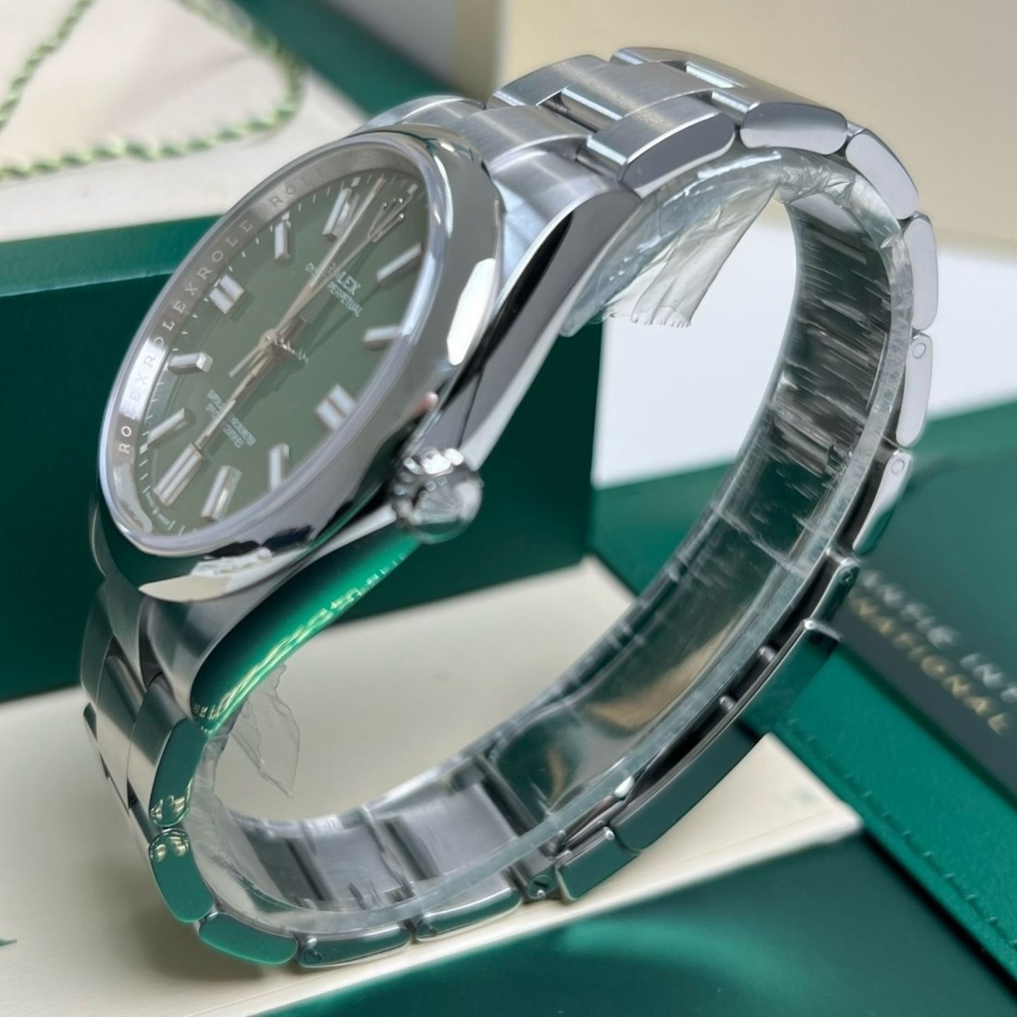 Rolex Oyster Perpetual 41 124300 (2024) - Groen wijzerplaat 41mm Staal (4/7)