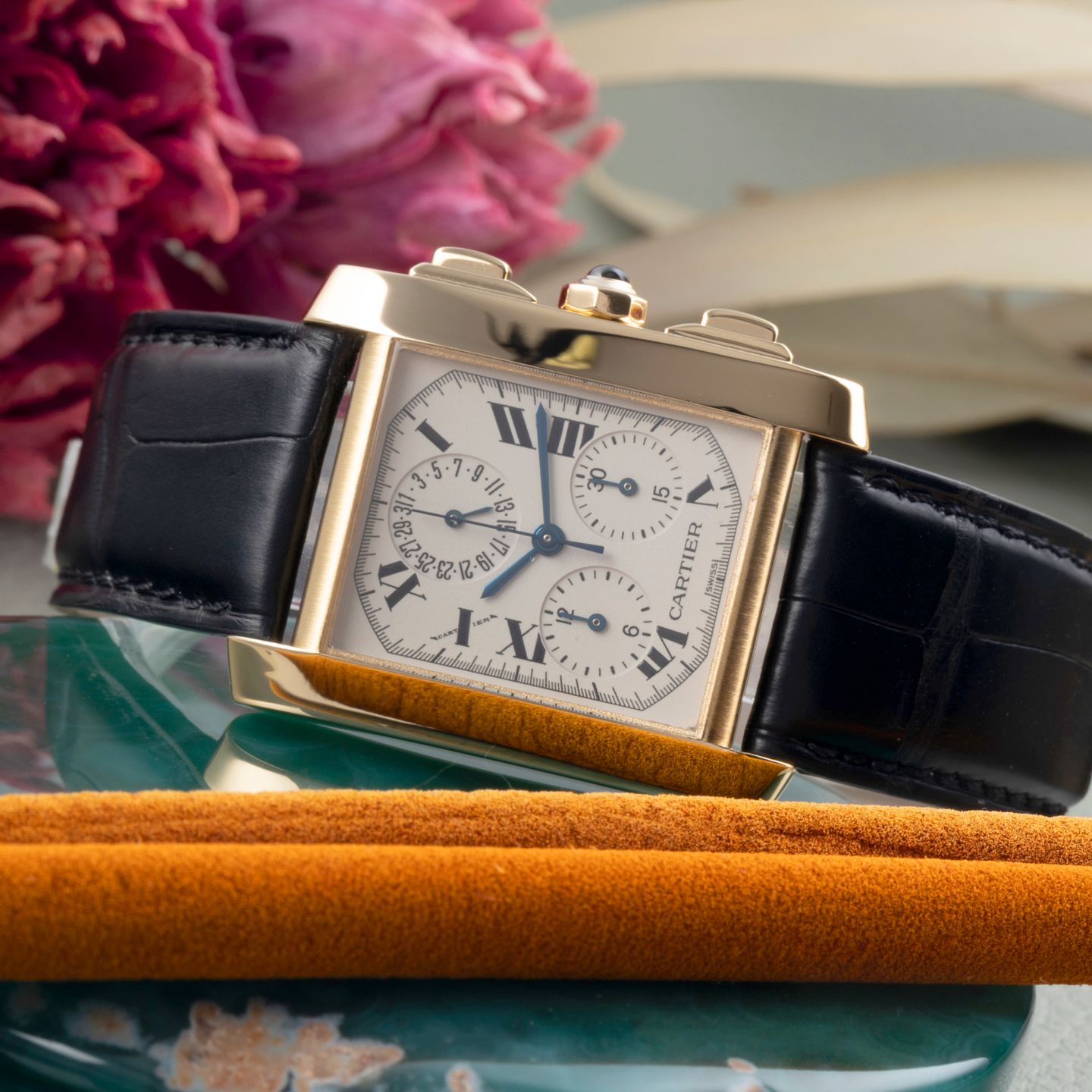 Cartier Tank Française 1830 - (2/8)