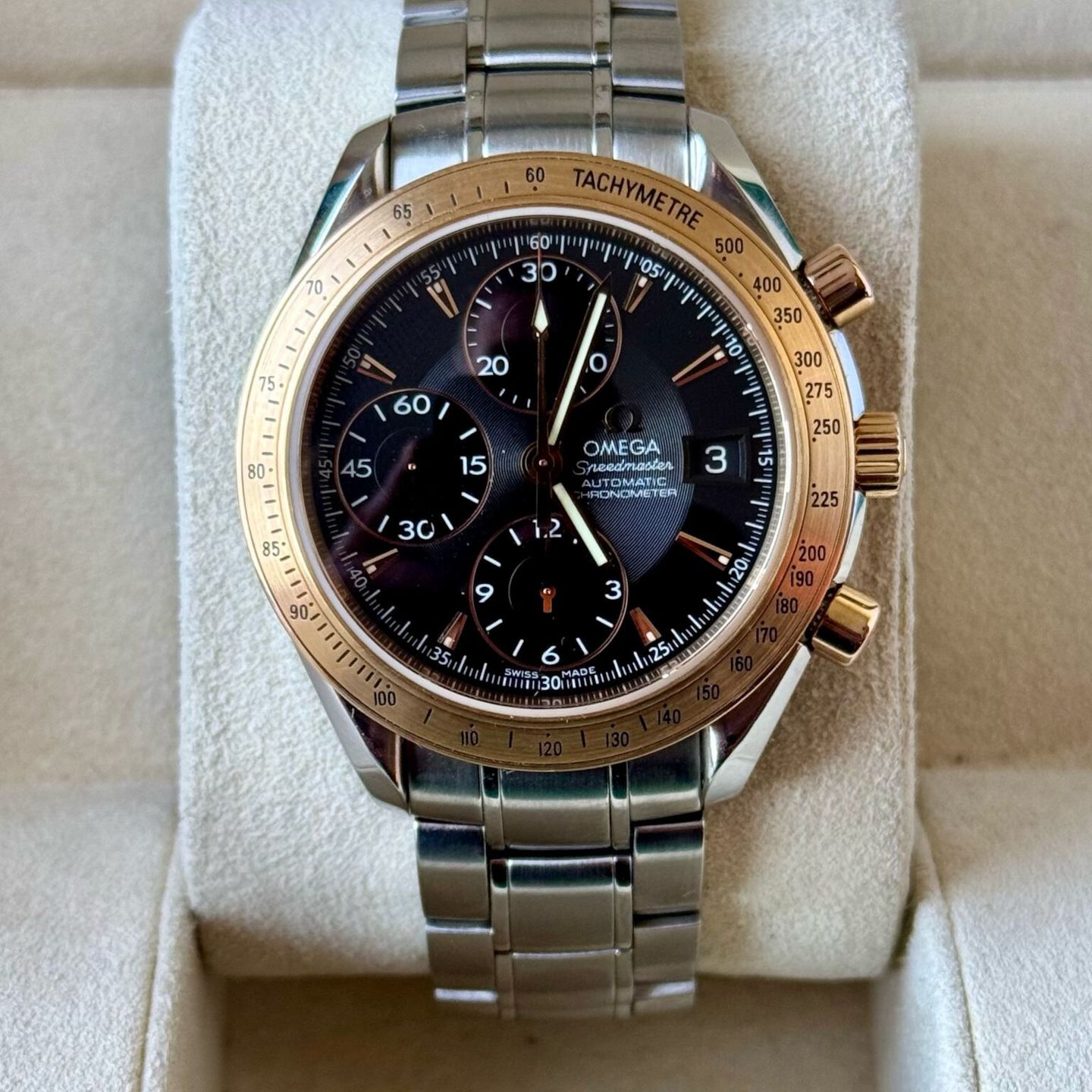 Omega Speedmaster Date 323.21.40.40.01.001 - (2/7)