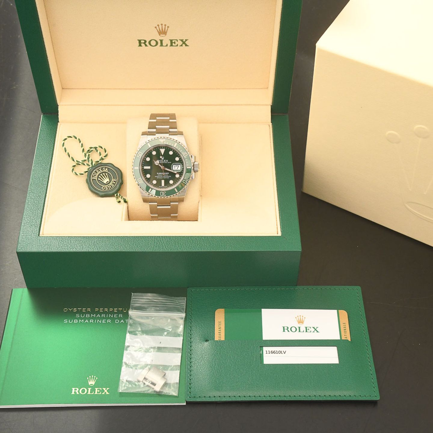 Rolex Submariner Date 116610LV - (2/8)