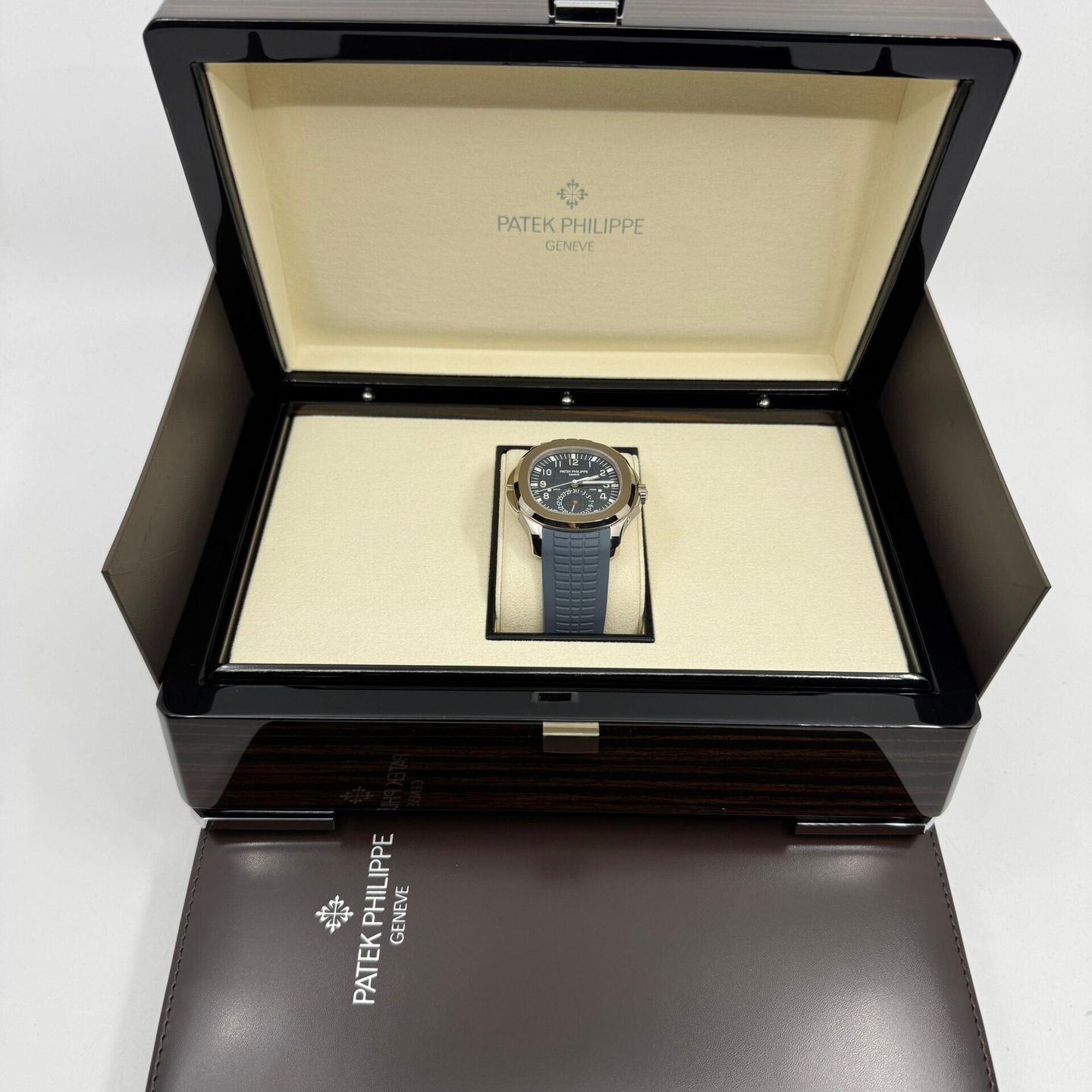 Patek Philippe Aquanaut 5164G-001 - (8/8)