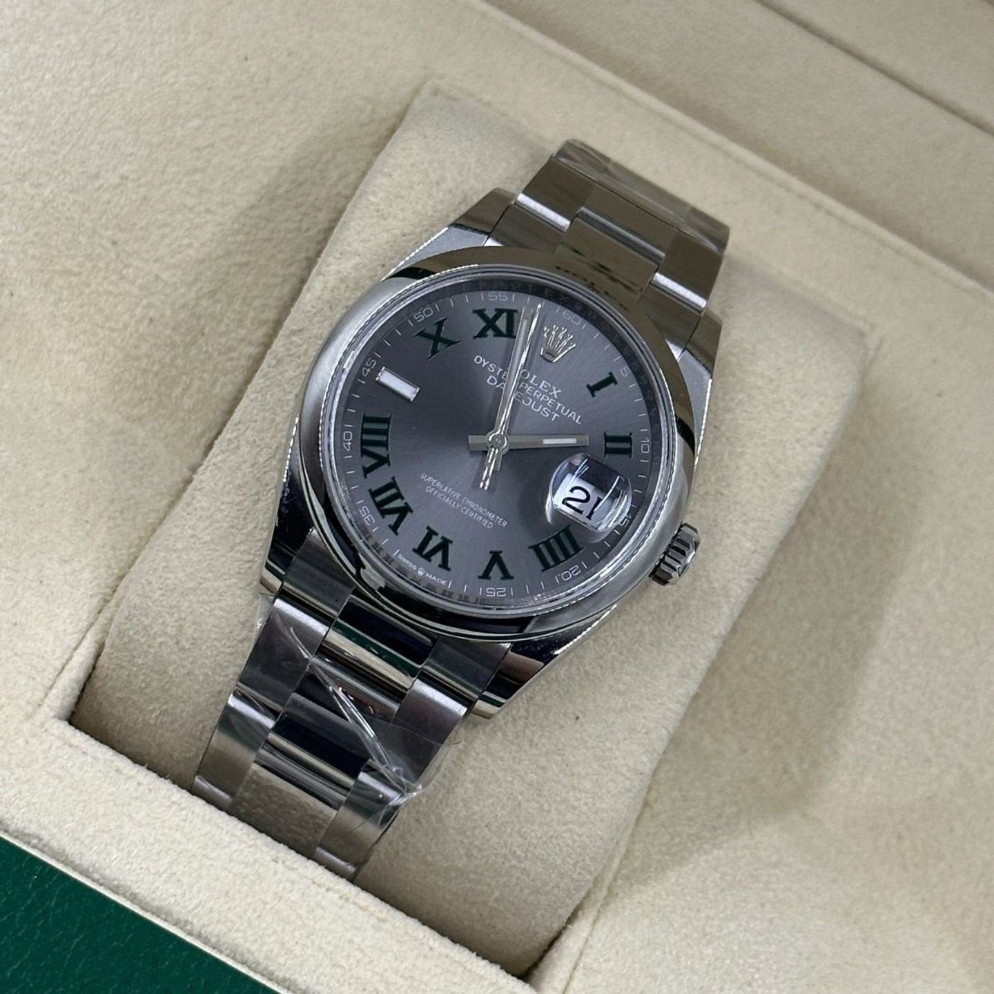 Rolex Datejust 36 126200 (2024) - Grijs wijzerplaat 36mm Staal (8/8)