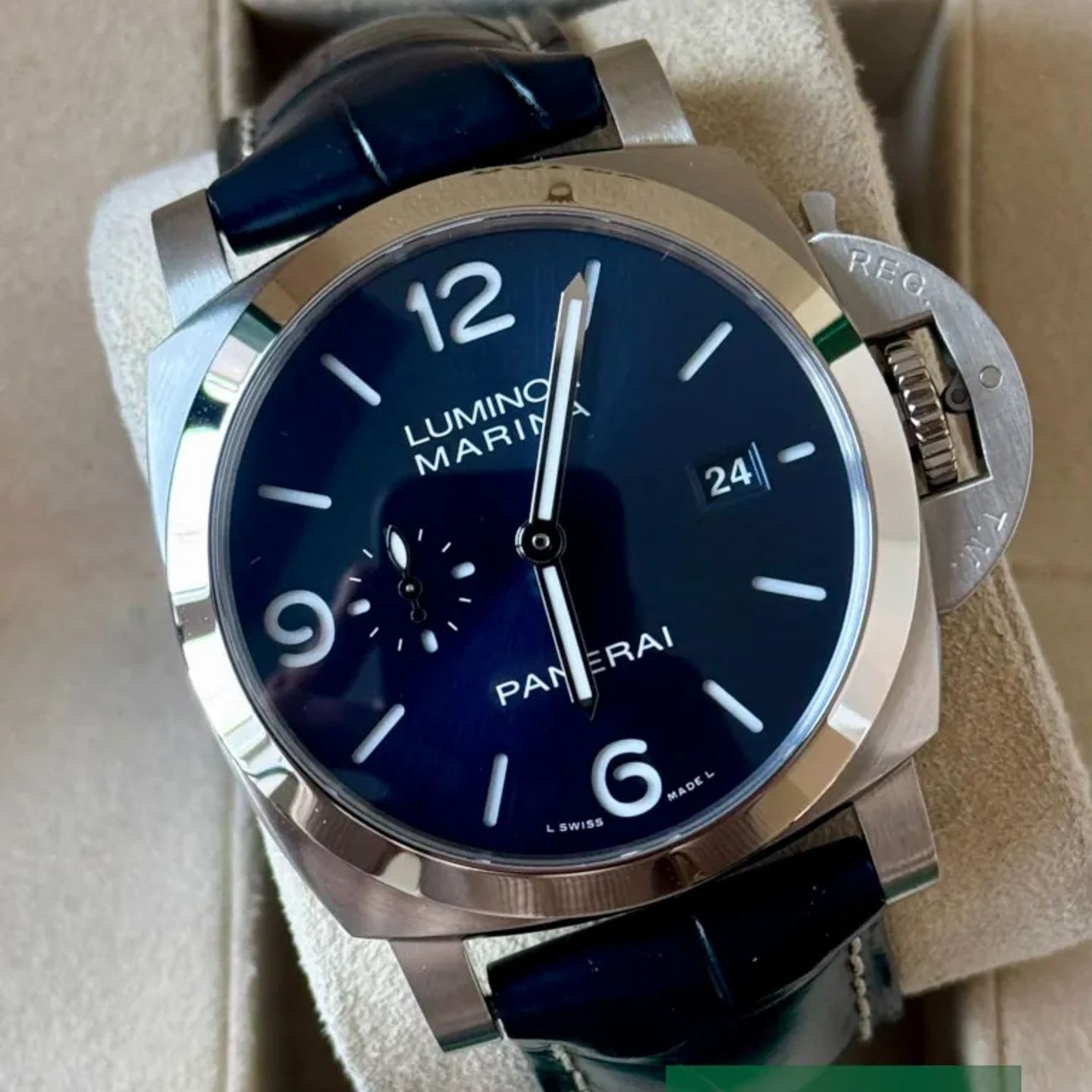 Panerai Luminor Marina PAM03313 (2025) - Blue dial 44 mm Steel case (1/7)