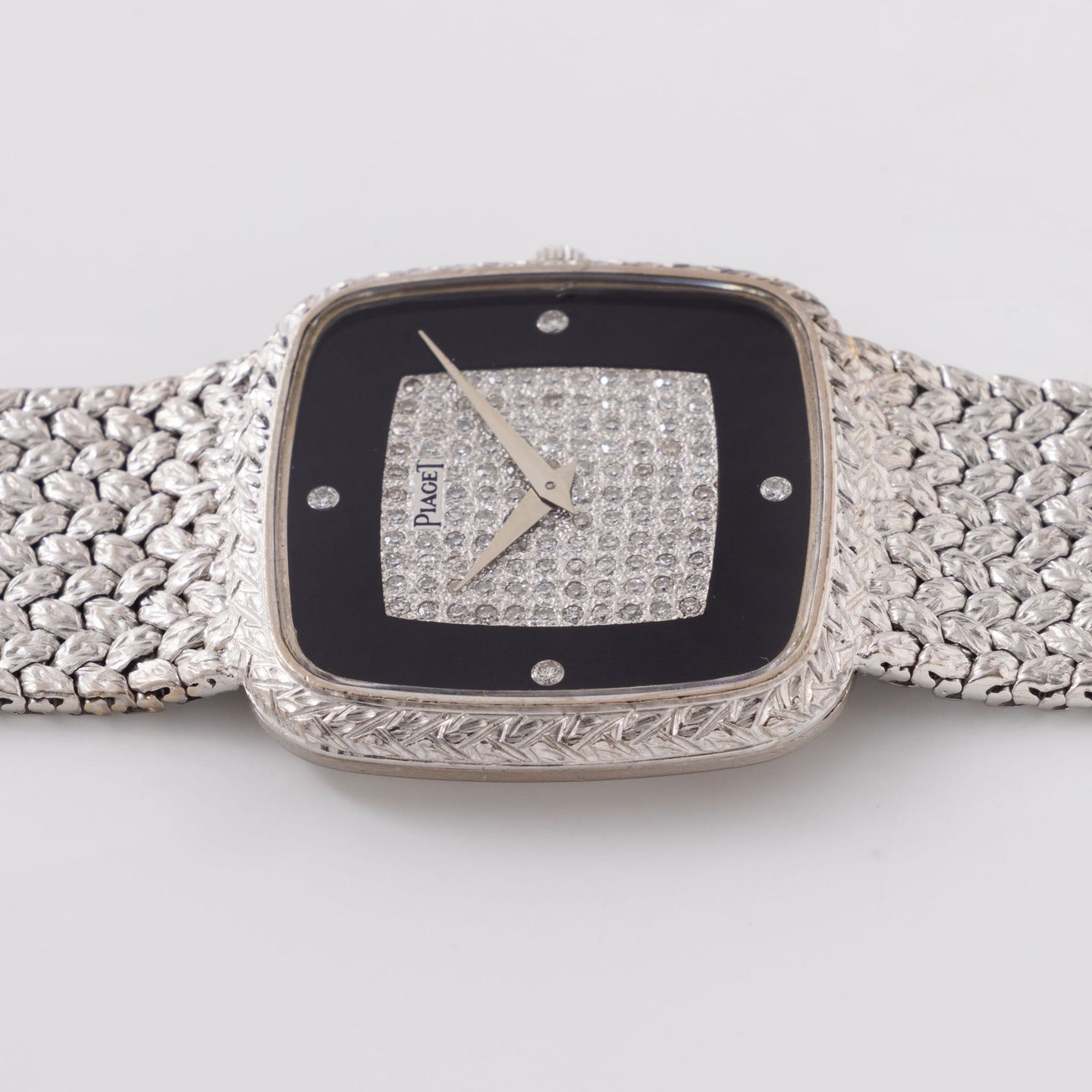 Piaget Vintage 9771 (1980) - Black dial 30 mm White Gold case (6/8)