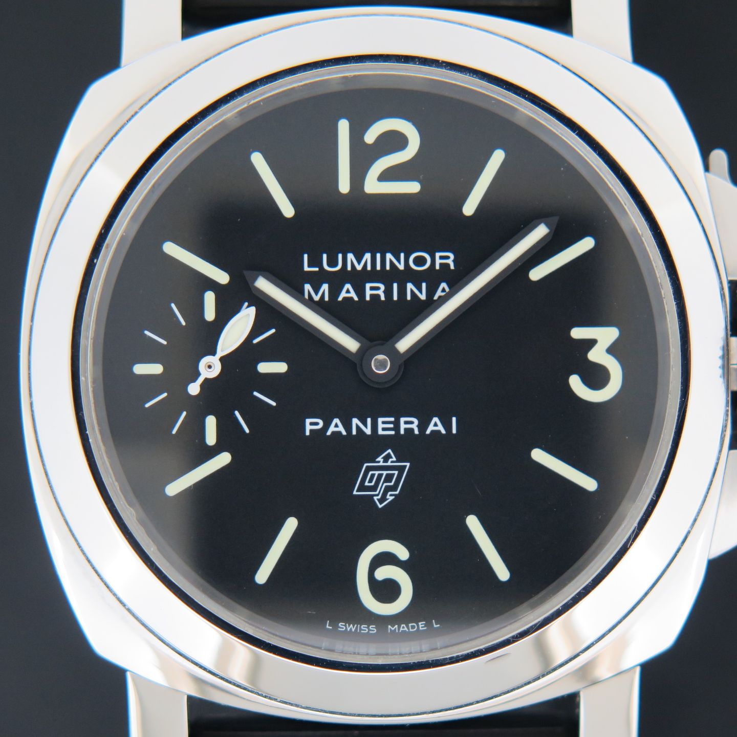 Panerai Luminor Marina PAM01005 (2016) - Black dial 44 mm Steel case (2/6)