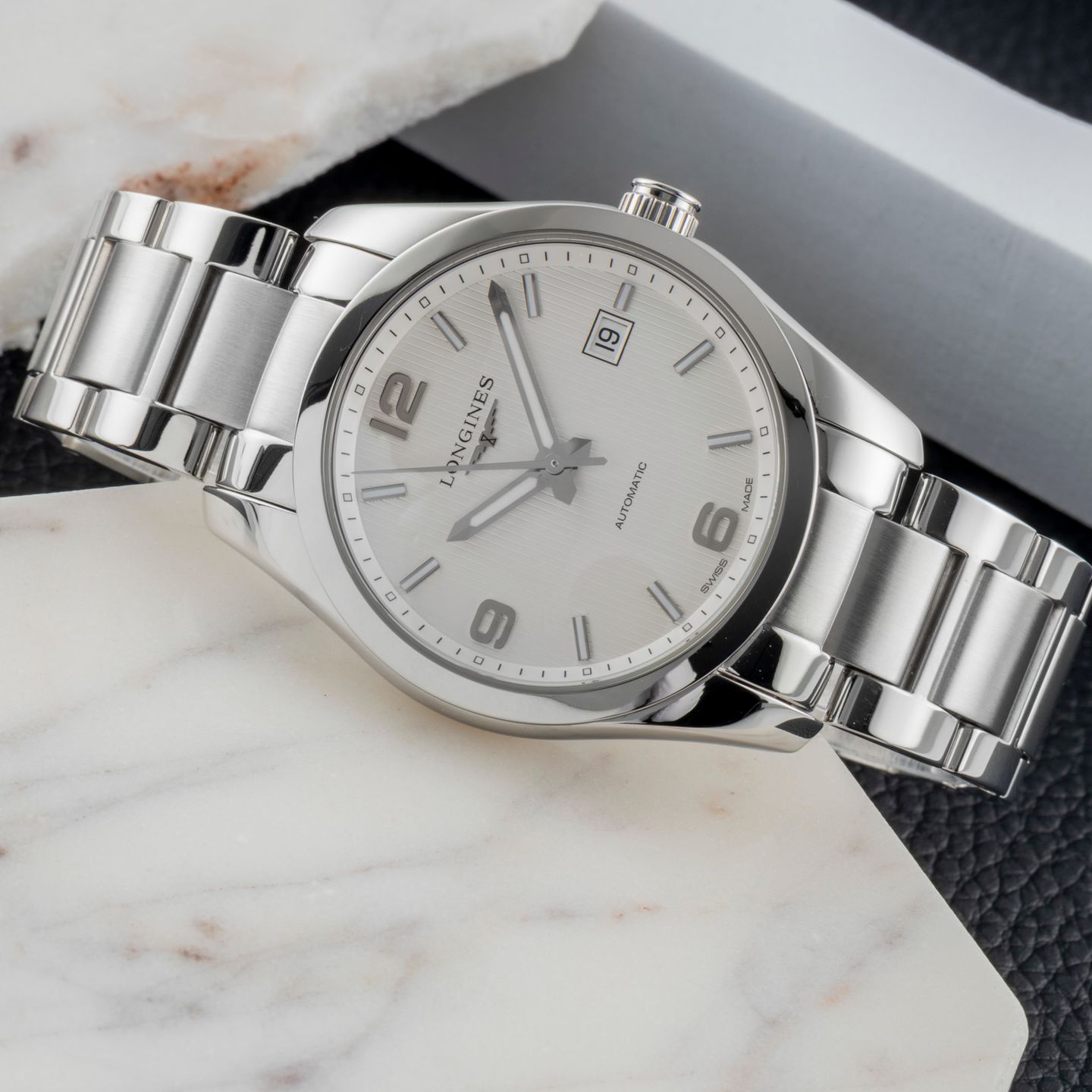 Longines Conquest Classic L2.785.4.76.6 (2020) - Silver dial 40 mm Steel case (2/8)