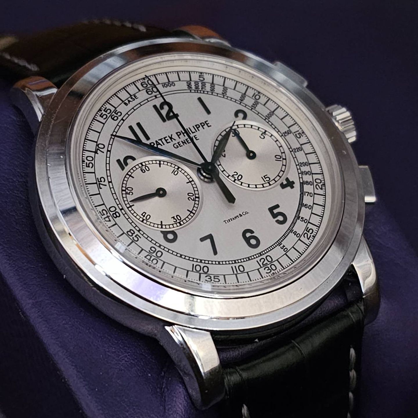 Patek Philippe Chronograph 5070G (2006) - Silver dial 42 mm White Gold case (1/5)