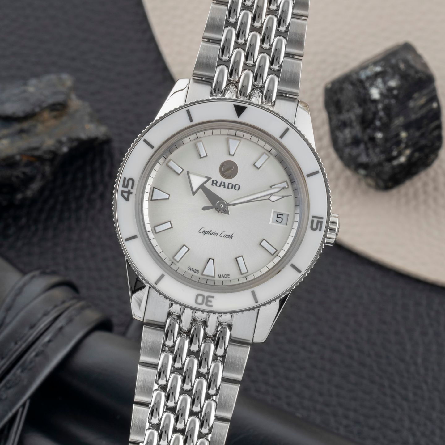 Rado HyperChrome Captain Cook R32500013 (Unknown (random serial)) - Silver dial 37 mm Steel case (3/8)