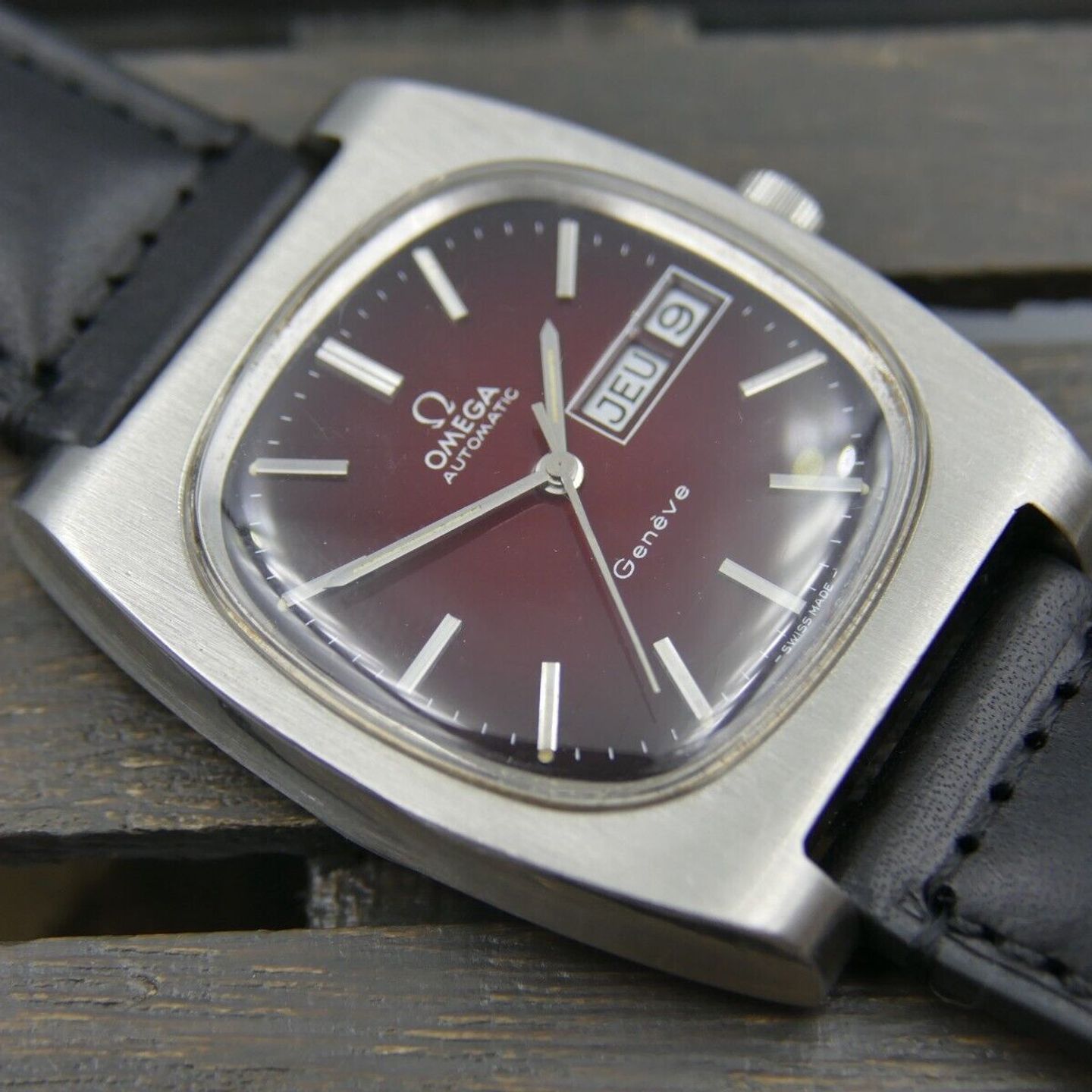 Omega Genève 166.0188 (Onbekend (willekeurig serienummer)) - Rood wijzerplaat 36mm Onbekend (7/16)