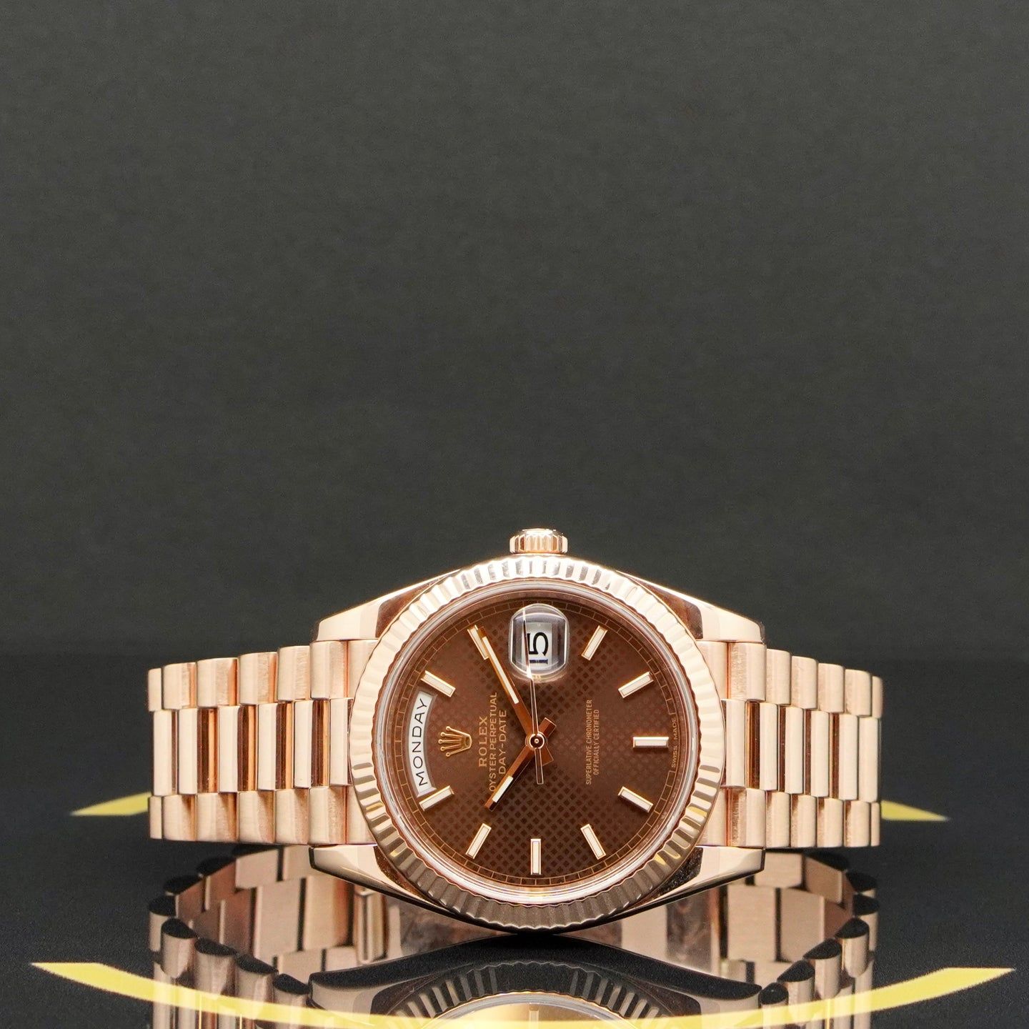Rolex Day-Date 40 228235 (2016) - Brown dial 40 mm Rose Gold case (4/7)