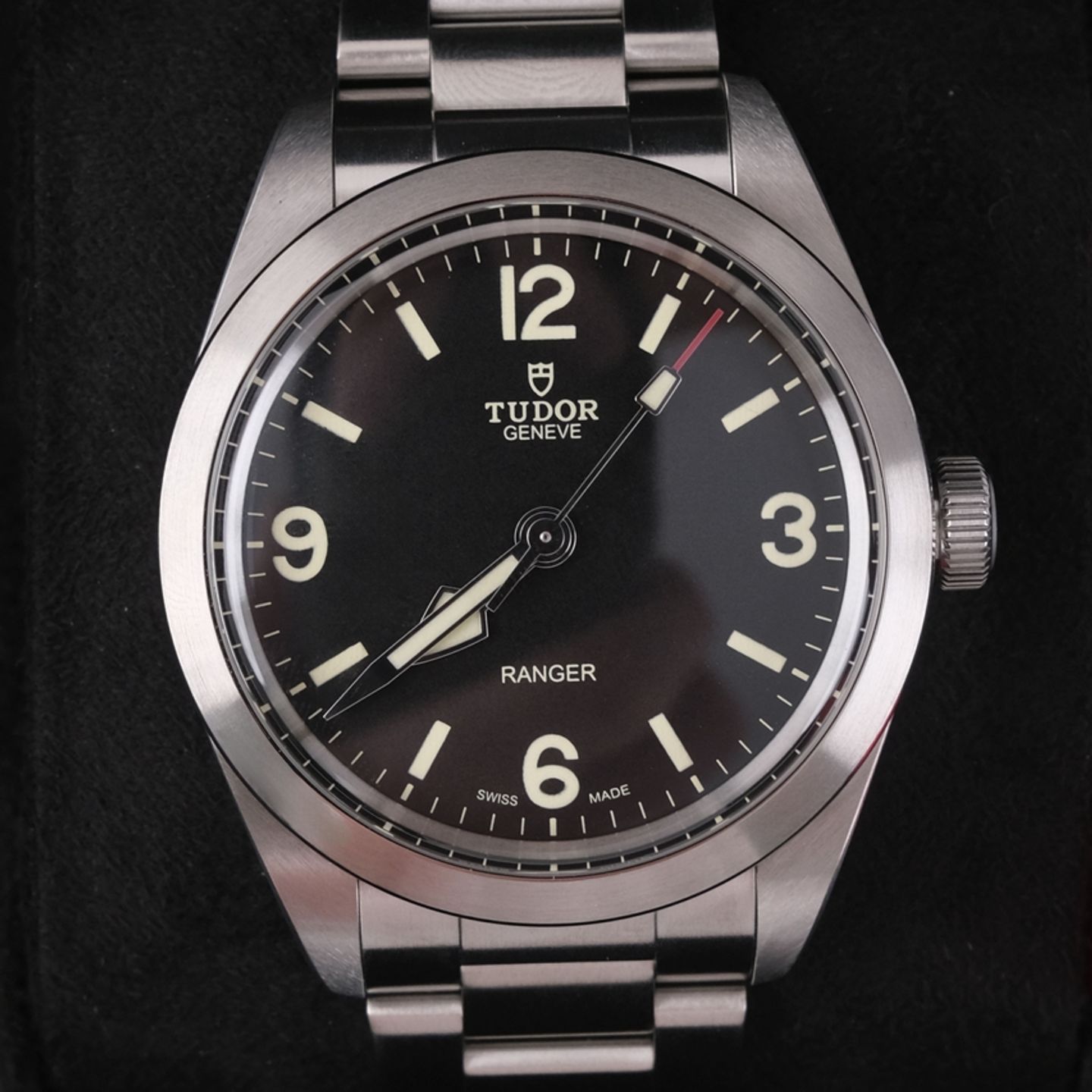 Tudor Ranger 79950 (2025) - Black dial 39 mm Steel case (2/8)