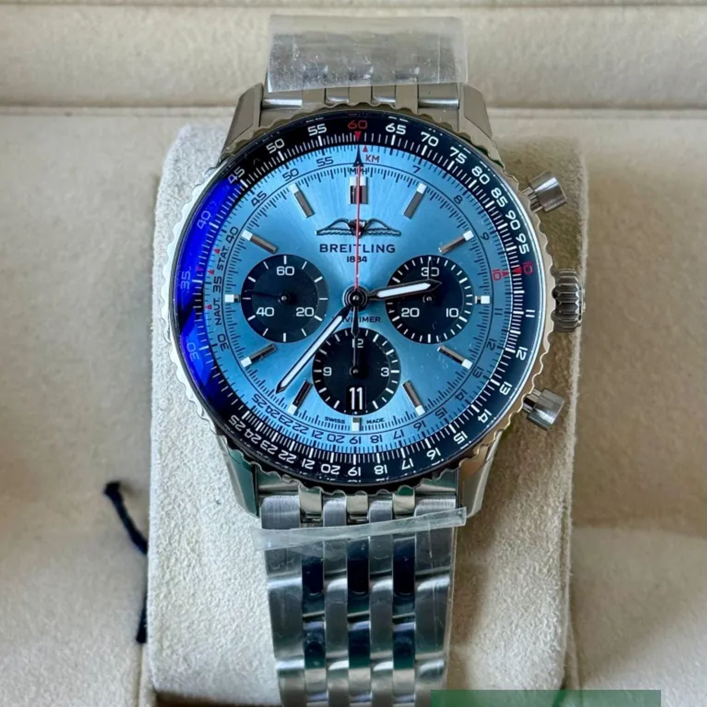 Breitling Navitimer 1 B01 Chronograph AB0138241C1A1 (2026) - Blue dial 43 mm Steel case (2/7)