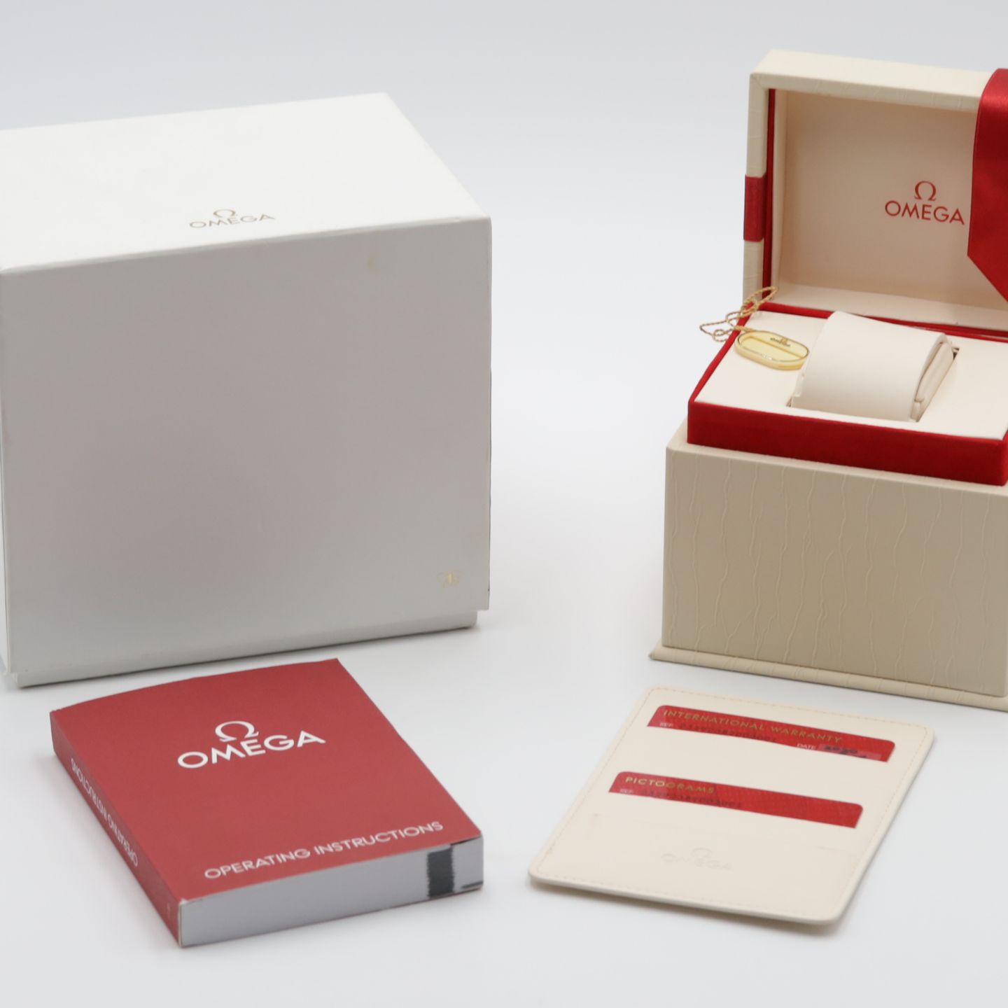 Omega Seamaster Planet Ocean 232.92.38.20.03.001 (Unknown (random serial)) - Blue dial 38 mm Titanium case (8/8)