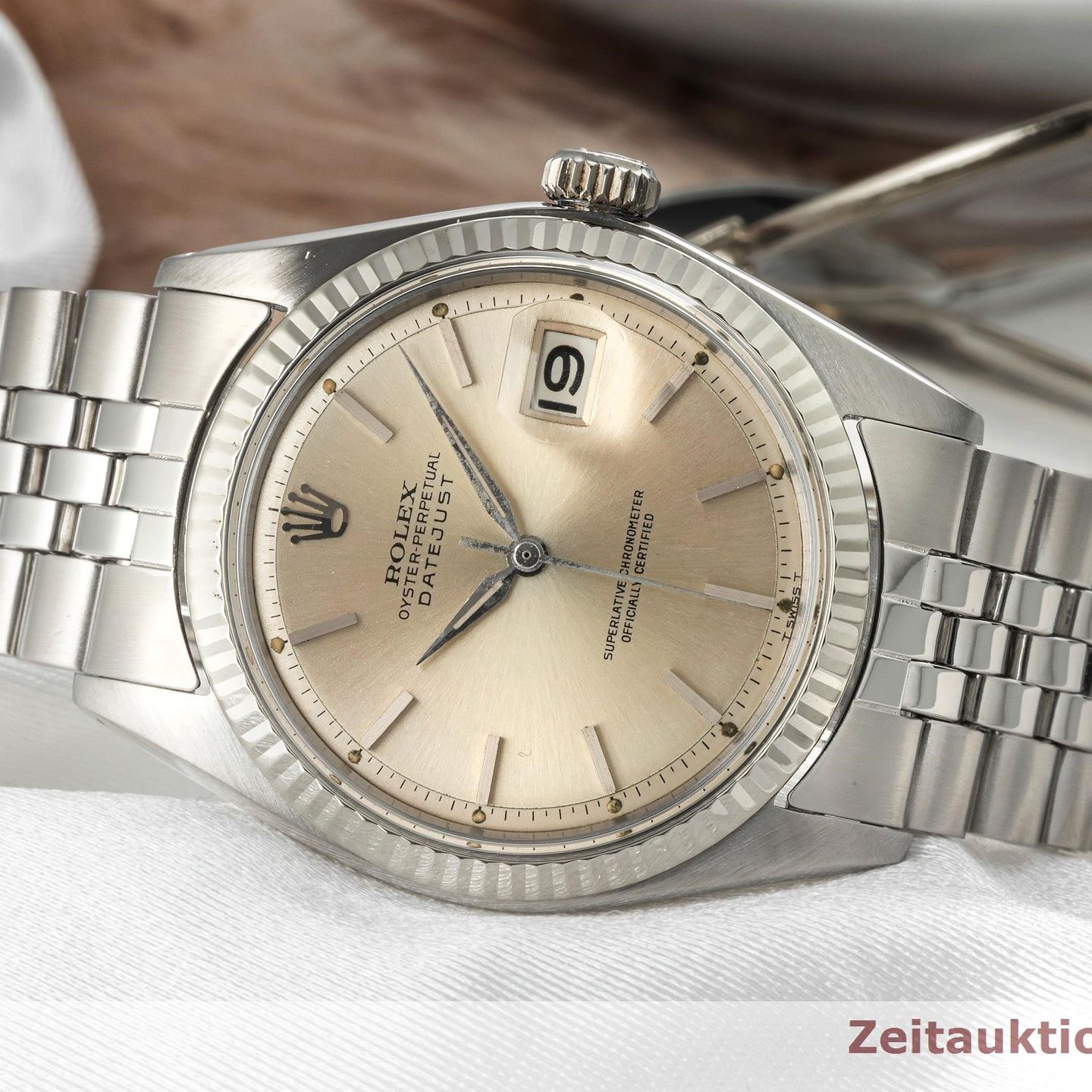 Rolex Datejust 1601 (1965) - Champagne dial 36 mm White Gold case (2/8)
