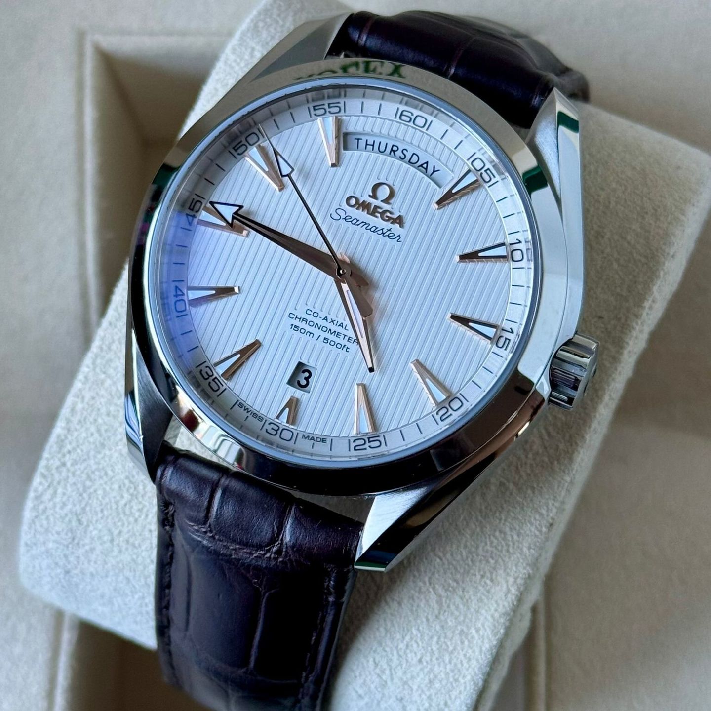 Omega Seamaster Aqua Terra 231.13.42.22.02.001 (2024) - Zilver wijzerplaat 42mm Staal (3/7)