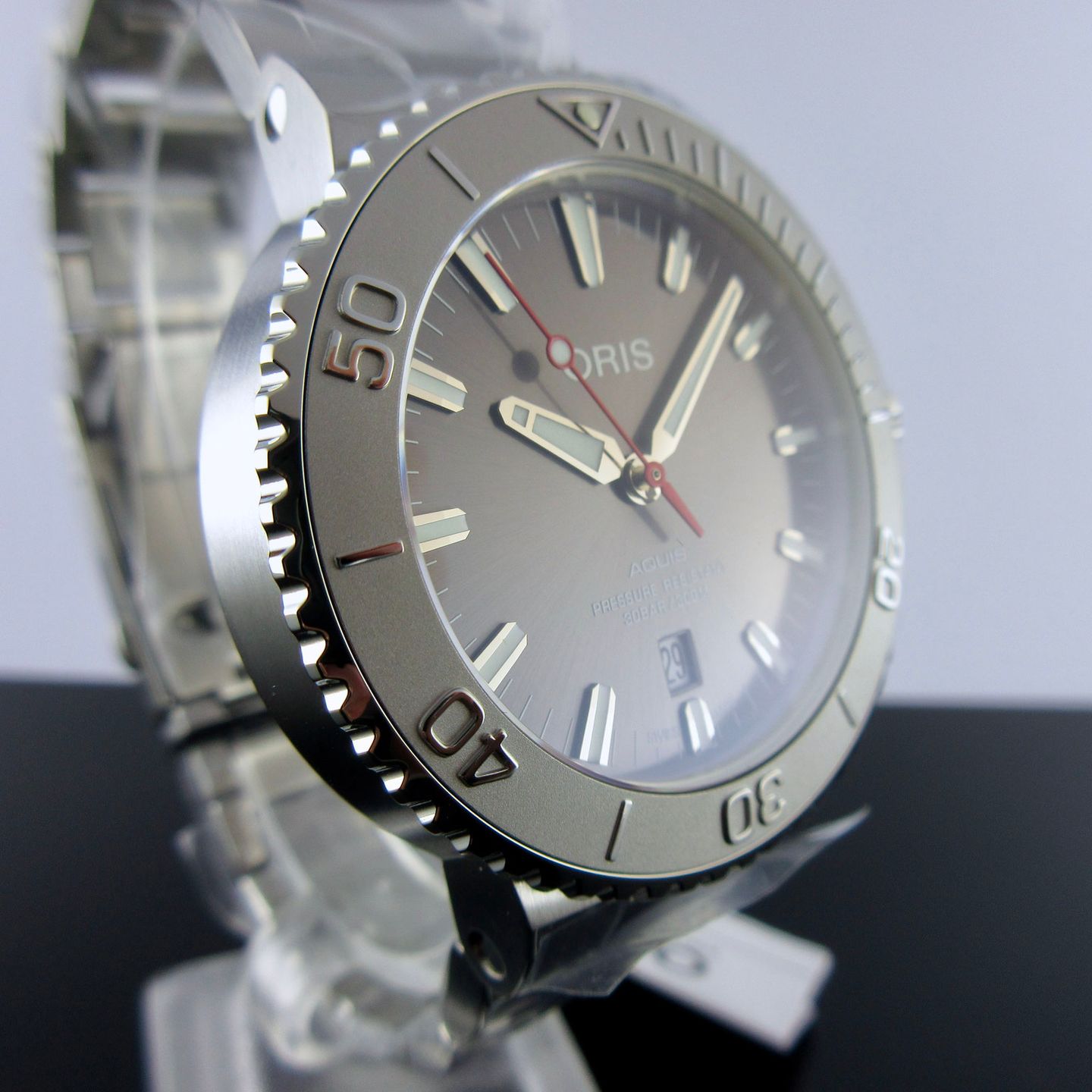 Oris Aquis Date 01 733 7730 4153-07 8 24 05PEB (2024) - Grijs wijzerplaat 44mm Staal (4/8)