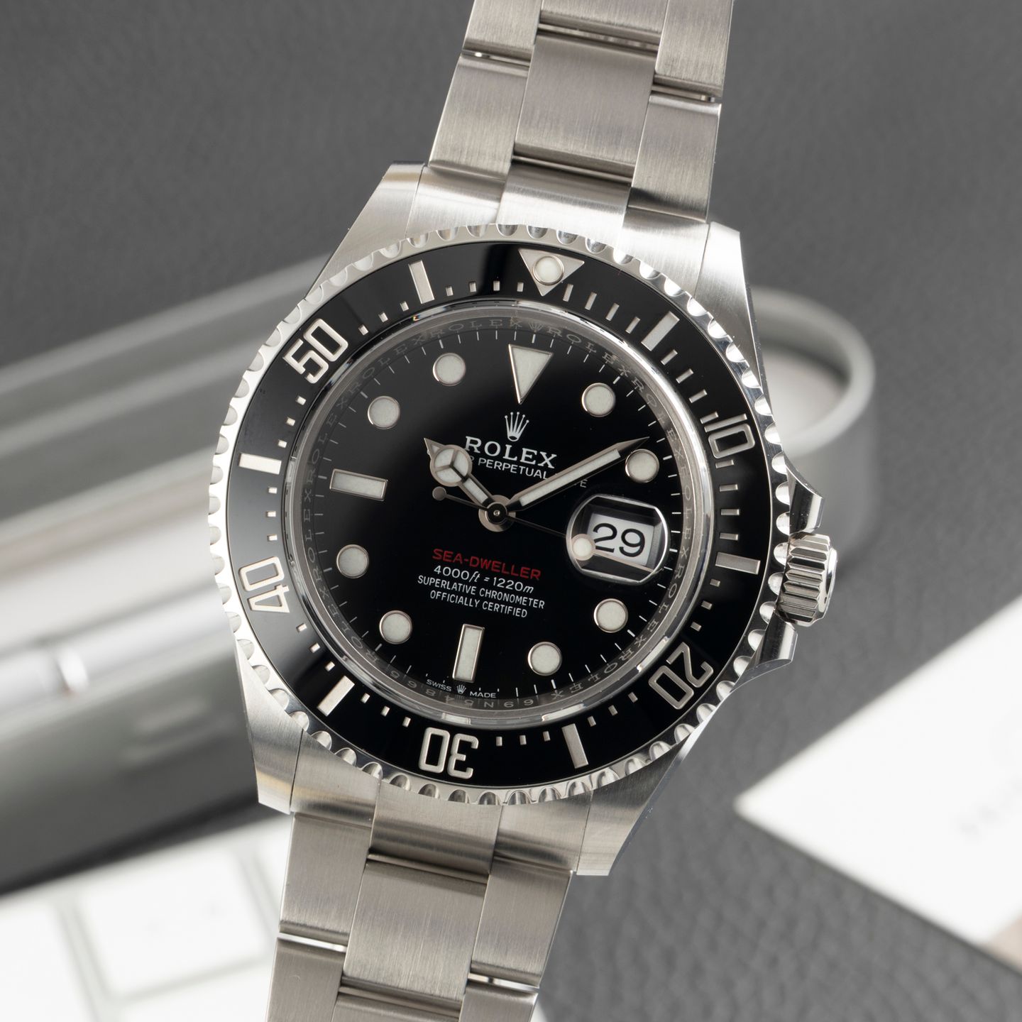 Rolex Sea-Dweller 126600 (Unknown (random serial)) - Black dial 43 mm Steel case (3/8)