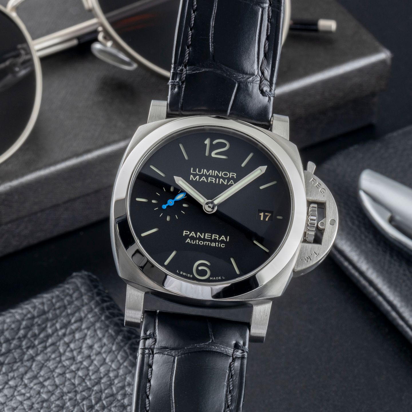 Panerai Luminor 1950 PAM01372 (2024) - Black dial 40 mm Steel case (3/8)
