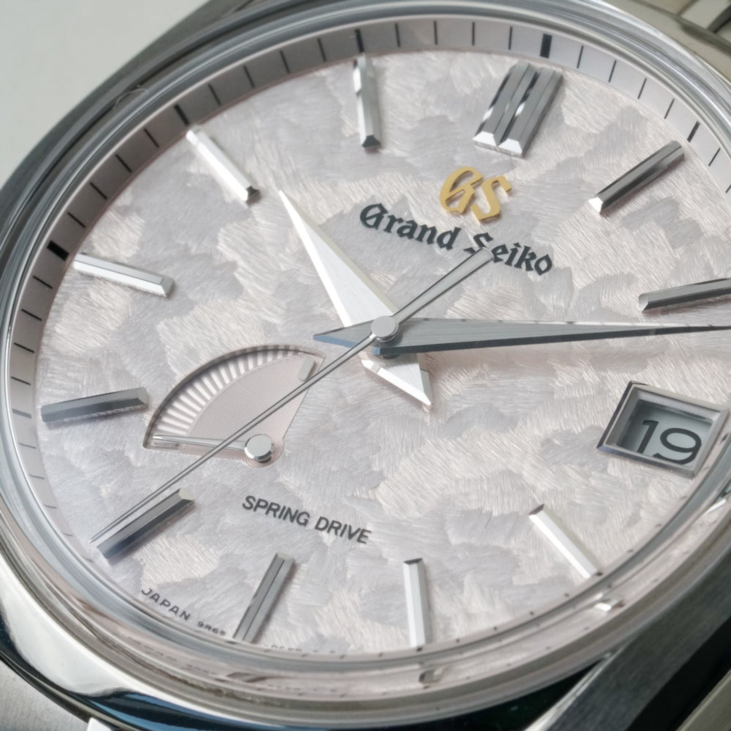 Grand Seiko Heritage Collection SBGA443 (2025) - Pink dial 41 mm Titanium case (2/8)