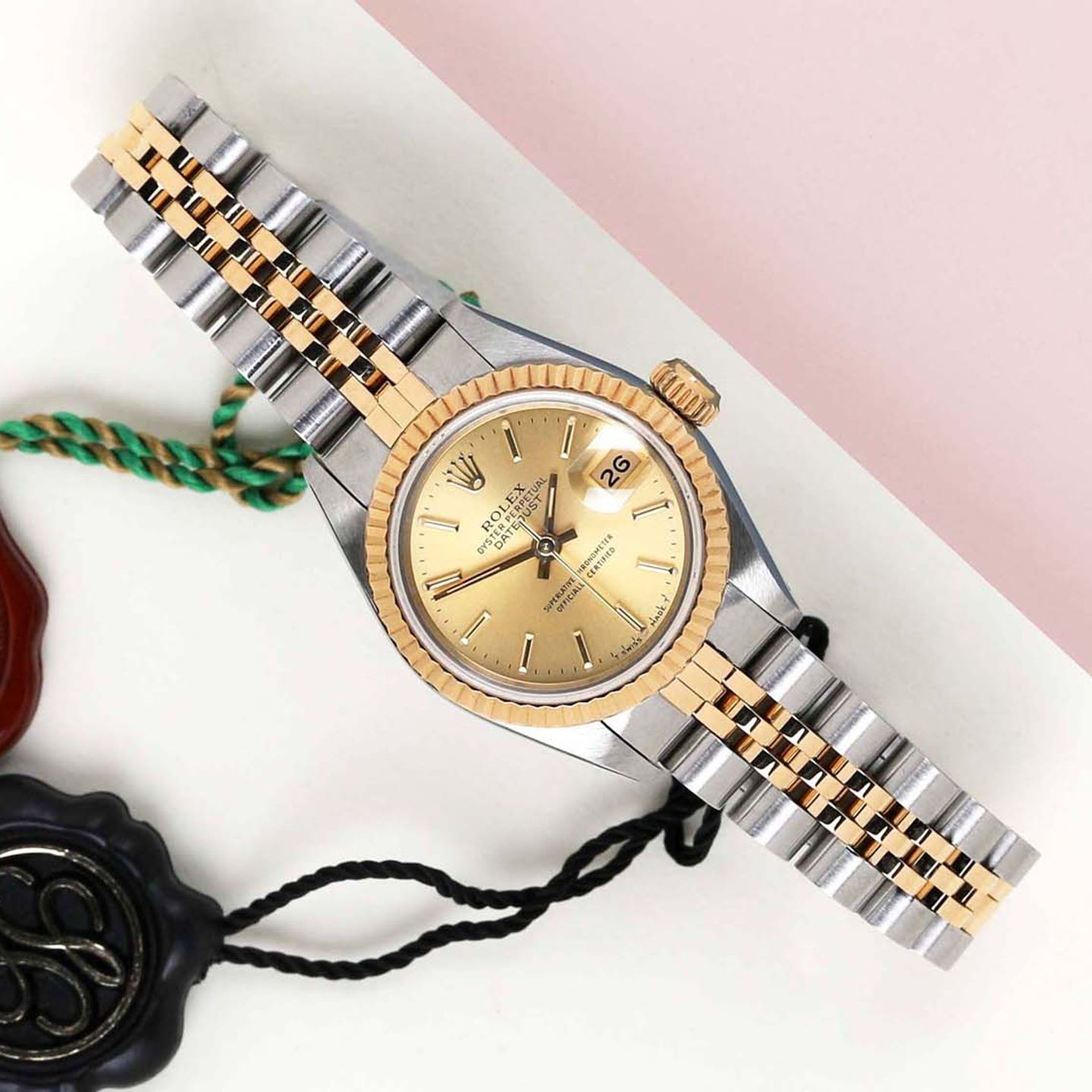 Rolex Lady-Datejust 69173 (1993) - Champagne wijzerplaat 26mm Goud/Staal (1/8)