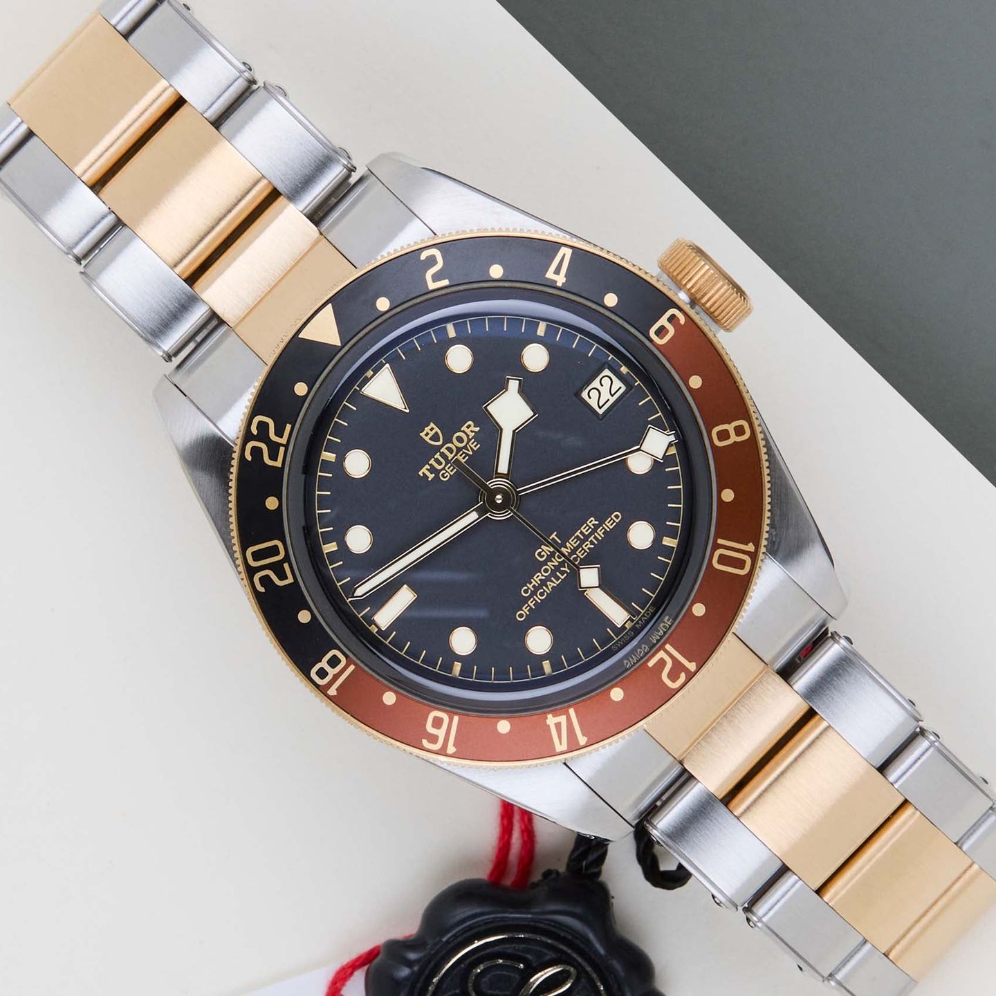 Tudor Black Bay GMT 79833MN (2022) - Black dial 41 mm Steel case (1/8)