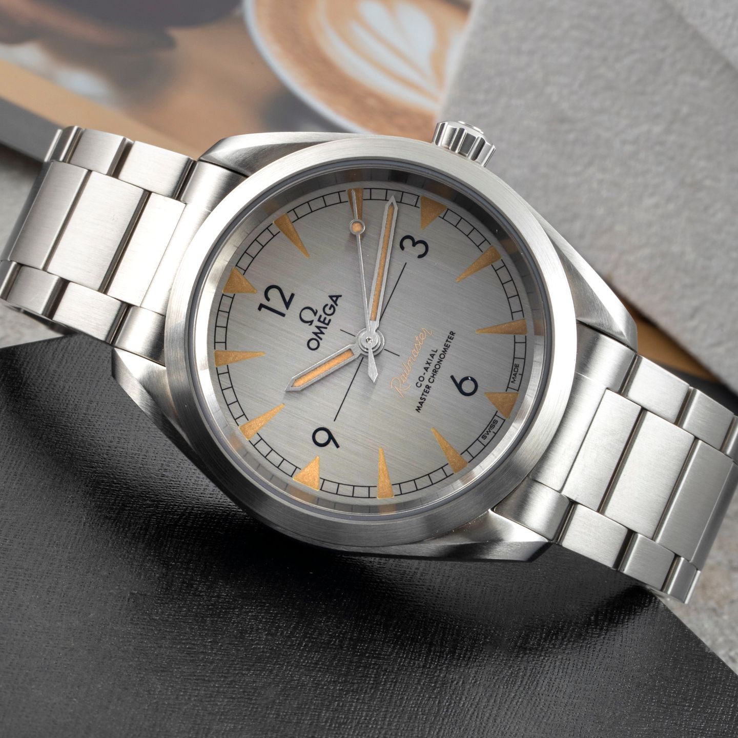 Omega Seamaster Railmaster 220.10.40.20.06.001 - (2/8)