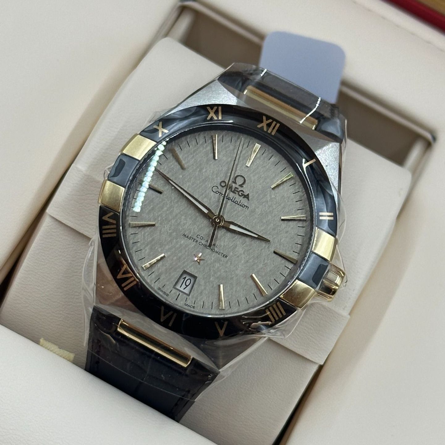 Omega Constellation 131.23.41.21.06.002 (2024) - Grey dial 41 mm Steel case (8/8)