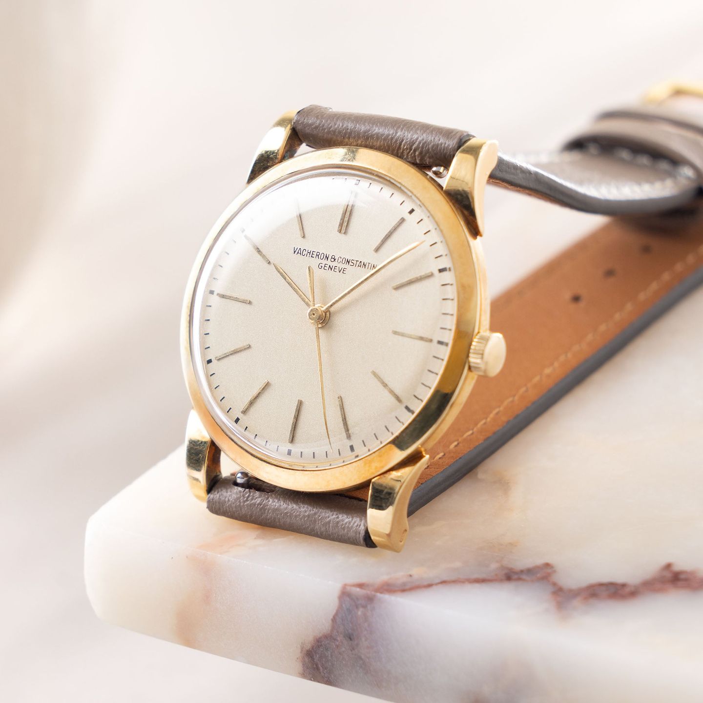 Vacheron Constantin Historiques 1100S/000G-B734 (Unknown (random serial)) - Silver dial 37 mm Yellow Gold case (1/8)