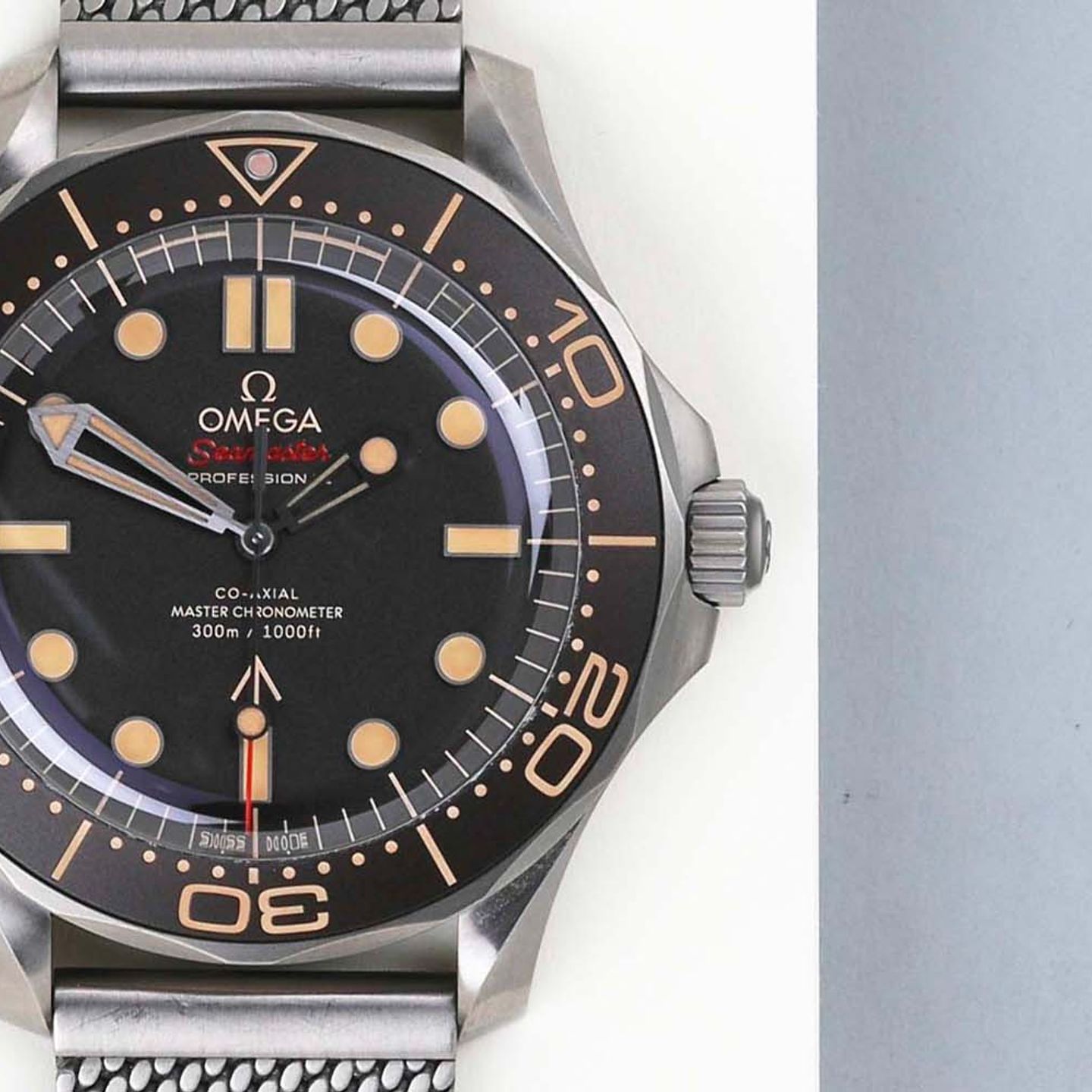 Omega Seamaster Diver 300 M 210.92.42.20.01.001 (2022) - Brown dial 42 mm Titanium case (5/8)