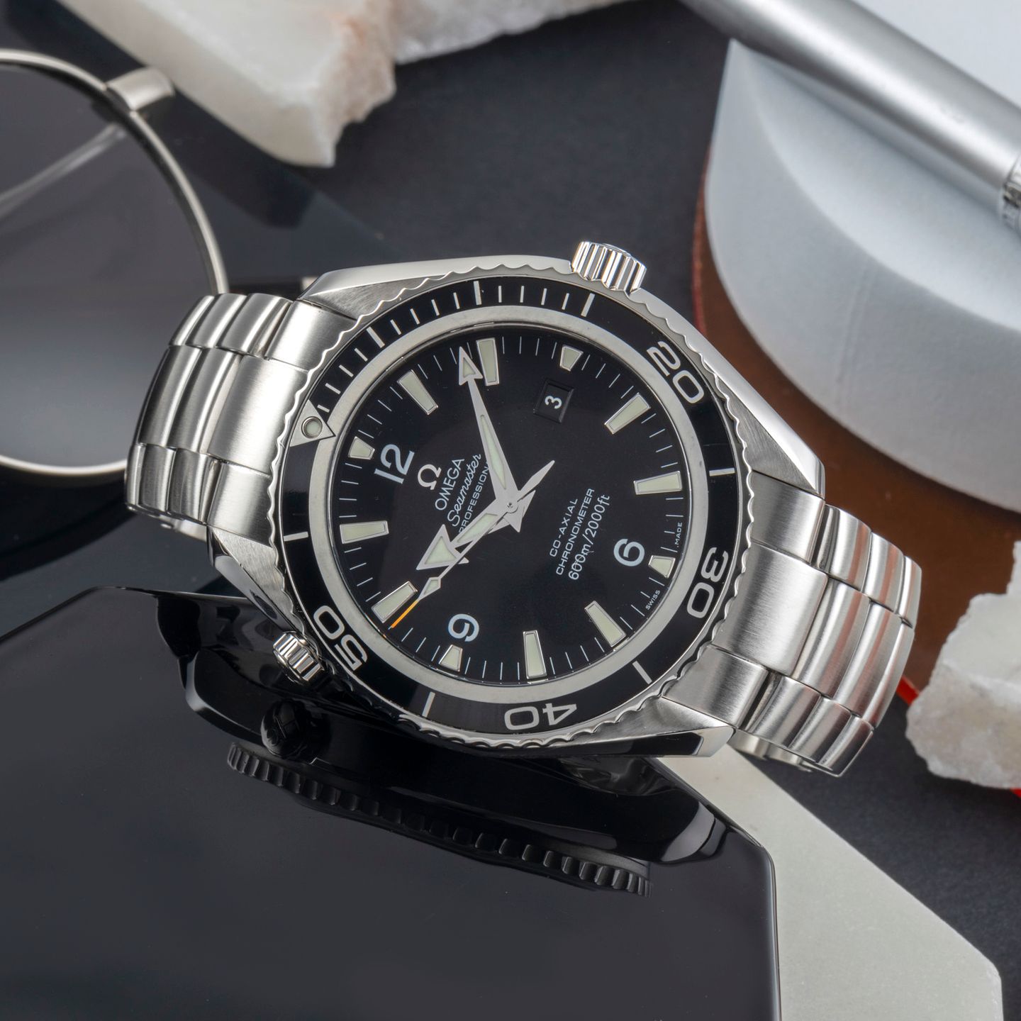 Omega Seamaster Planet Ocean 2200.50.00 (Onbekend (willekeurig serienummer)) - Zwart wijzerplaat 46mm Staal (2/8)