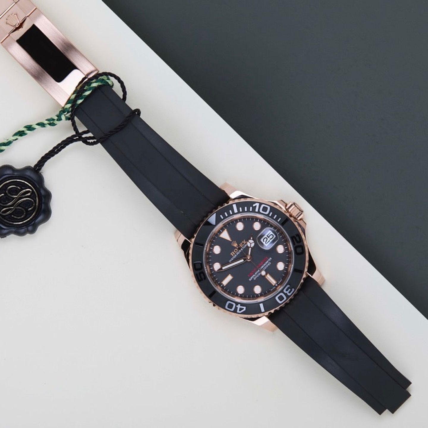 Rolex Yacht-Master 40 126655 (2020) - 40 mm Rose Gold case (2/8)