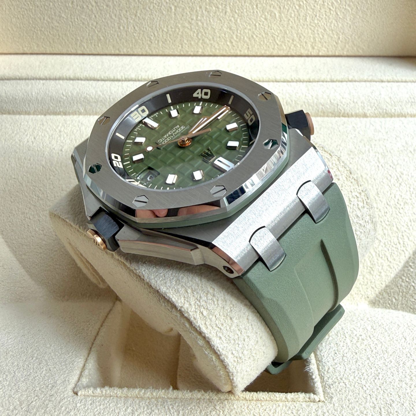Audemars Piguet Royal Oak Offshore Diver 15720ST.OO.A052CA.01 - (6/7)