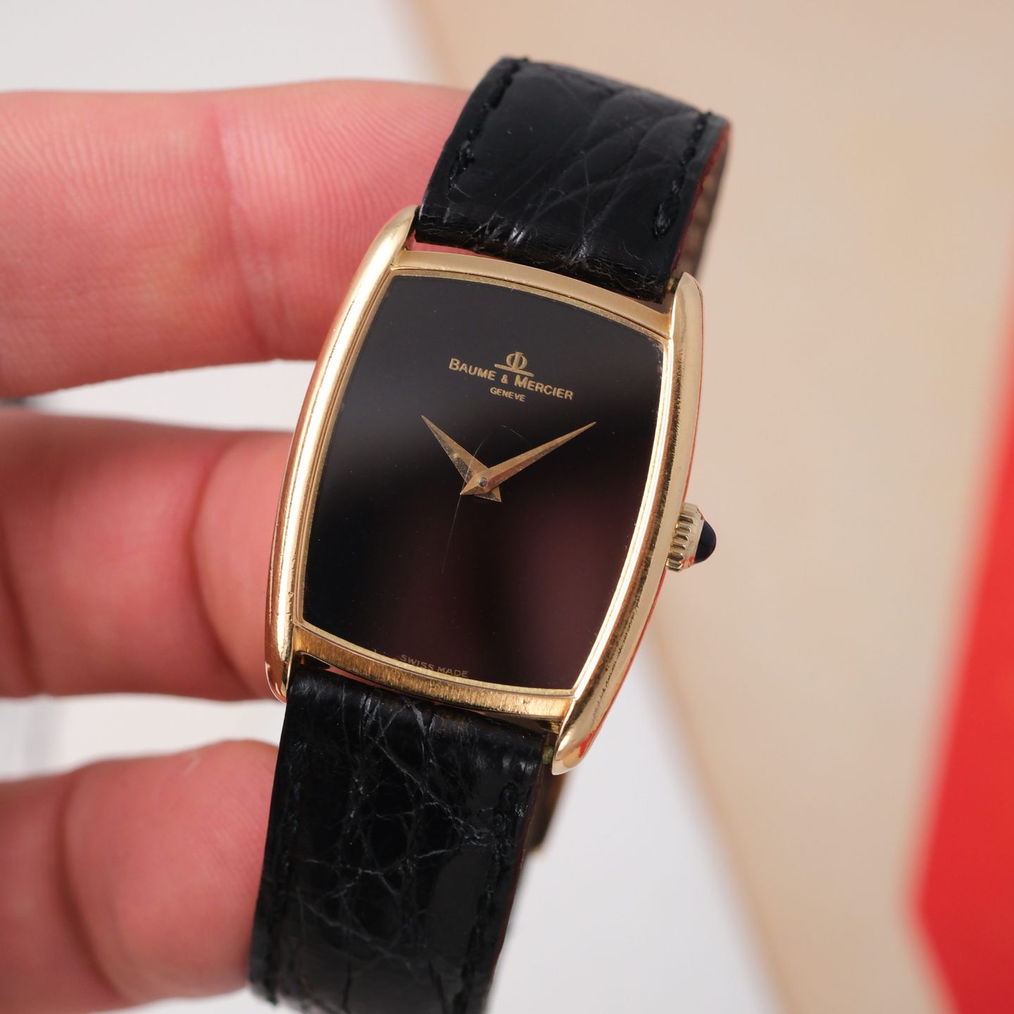 Baume & Mercier Vintage 37061 (1970) - Black dial 28 mm Yellow Gold case (6/8)