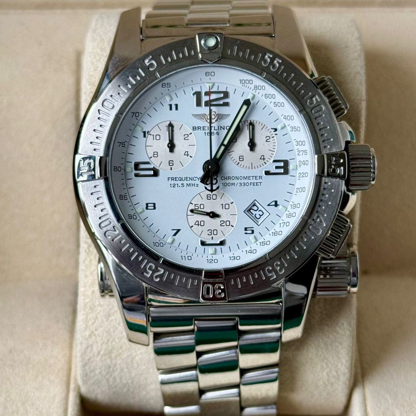 Breitling Emergency A73321 (2006) - 45 mm Steel case (2/7)