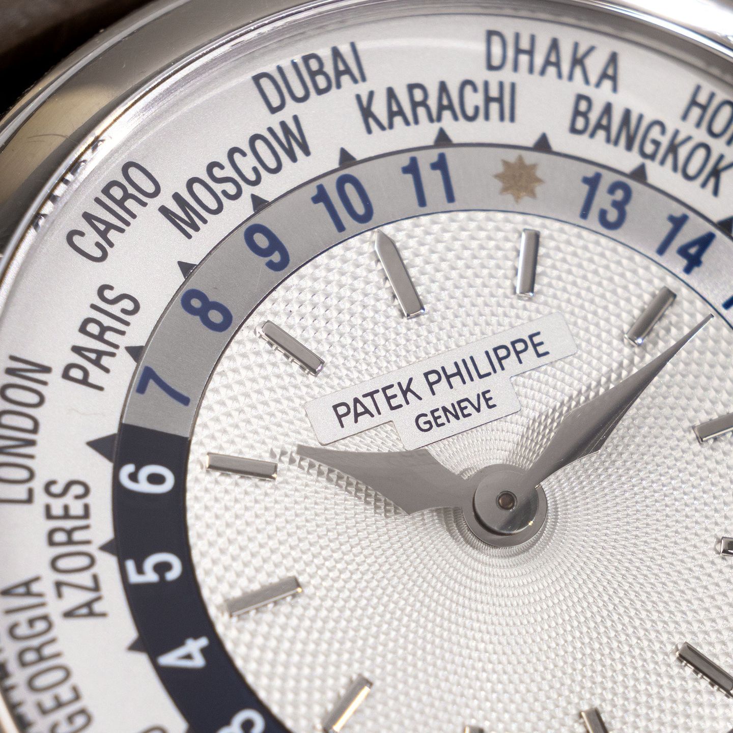 Patek Philippe World Time 5110G (2005) - White dial 38 mm White Gold case (3/8)
