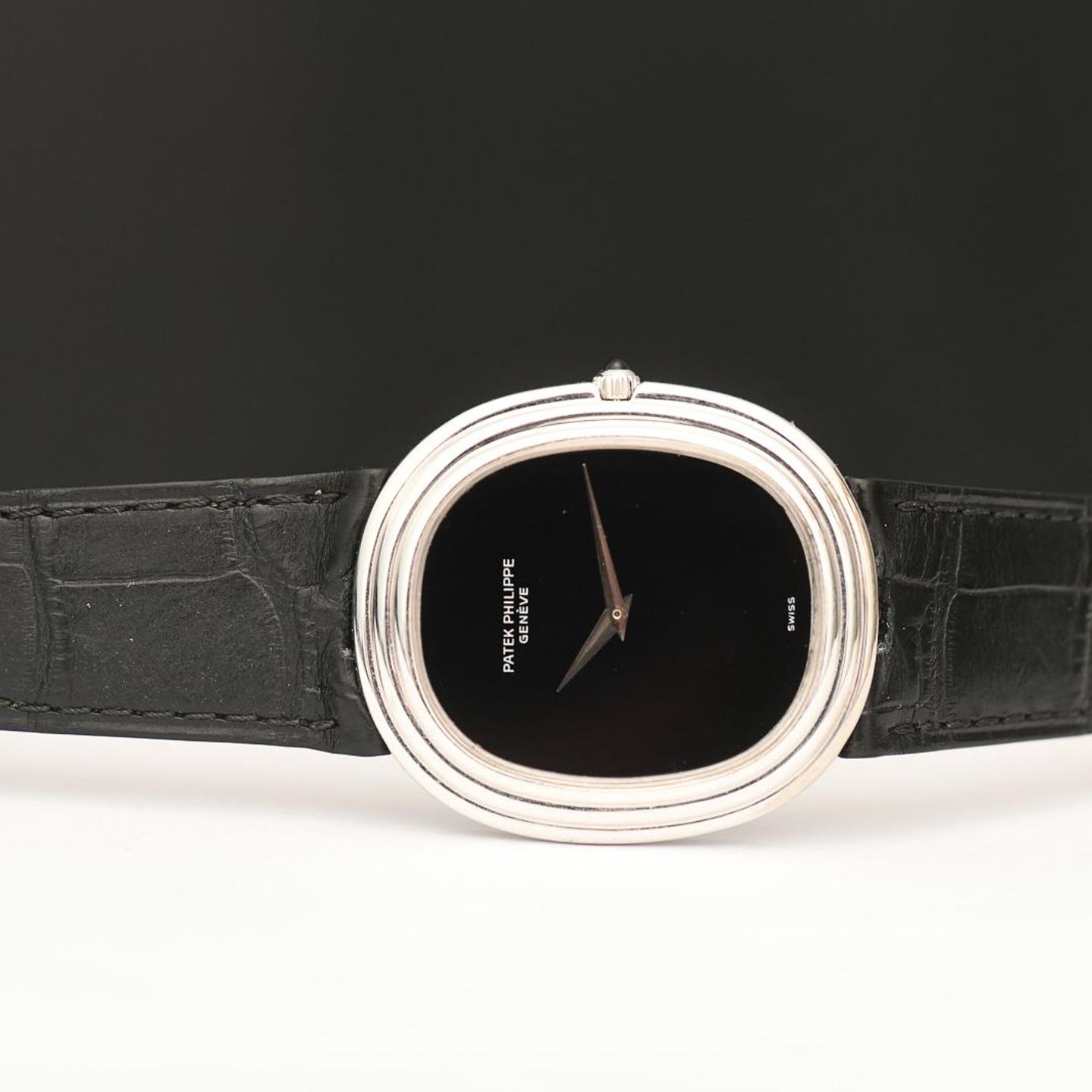 Patek Philippe Golden Ellipse 3634 (1975) - Blue dial 33 mm Yellow Gold case (5/8)
