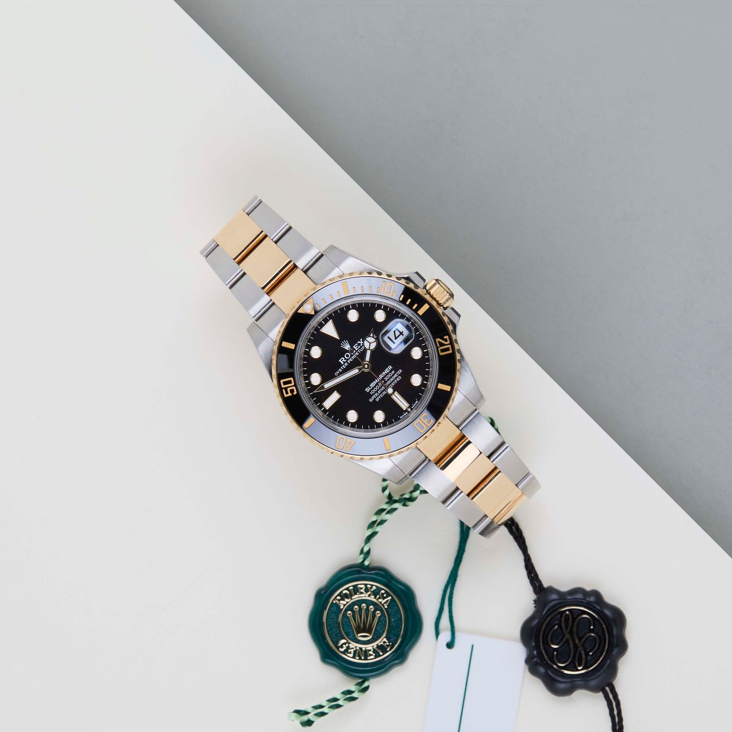 Rolex Submariner Date 126613LN (2021) - 41 mm Gold/Steel case (2/8)