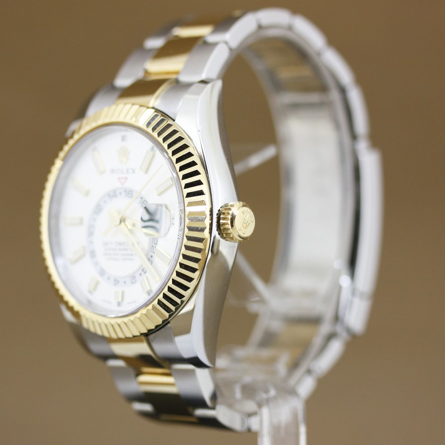 Rolex Sky-Dweller 326933 (2019) - 42 mm Gold/Steel case (5/8)