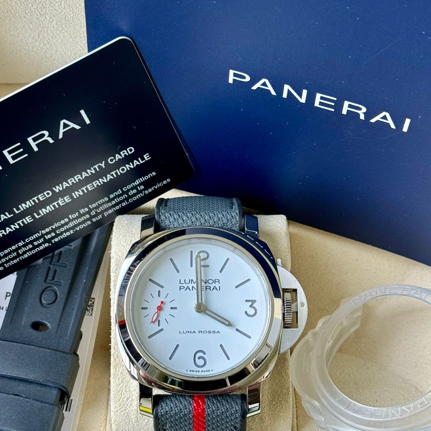 Panerai Luminor PAM01342 (2023) - White dial 44 mm Steel case (7/7)