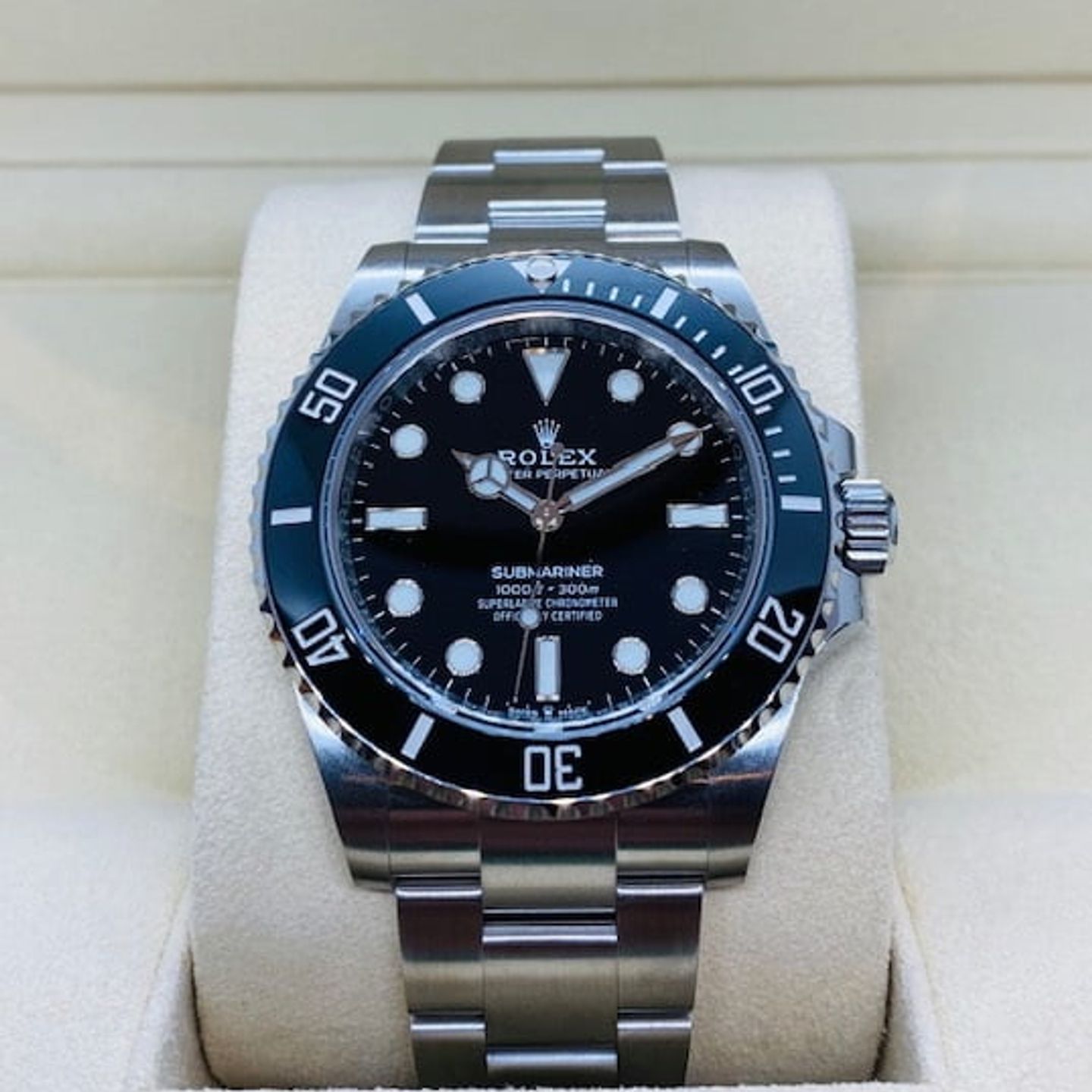 Rolex Submariner No Date 124060 (2021) - Black dial 41 mm Steel case (2/6)