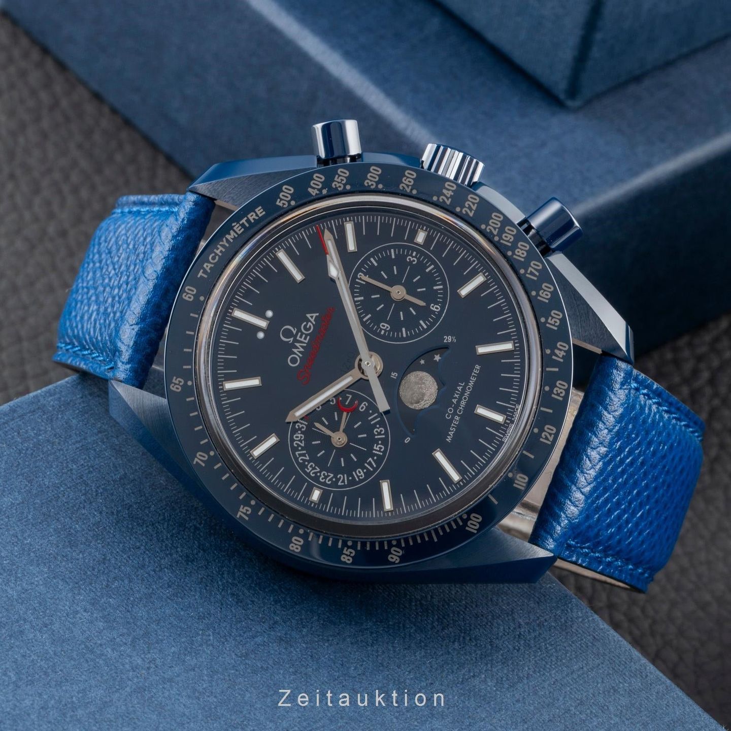 Omega Speedmaster Moonphase 304.93.44.52.03.001 - (2/8)