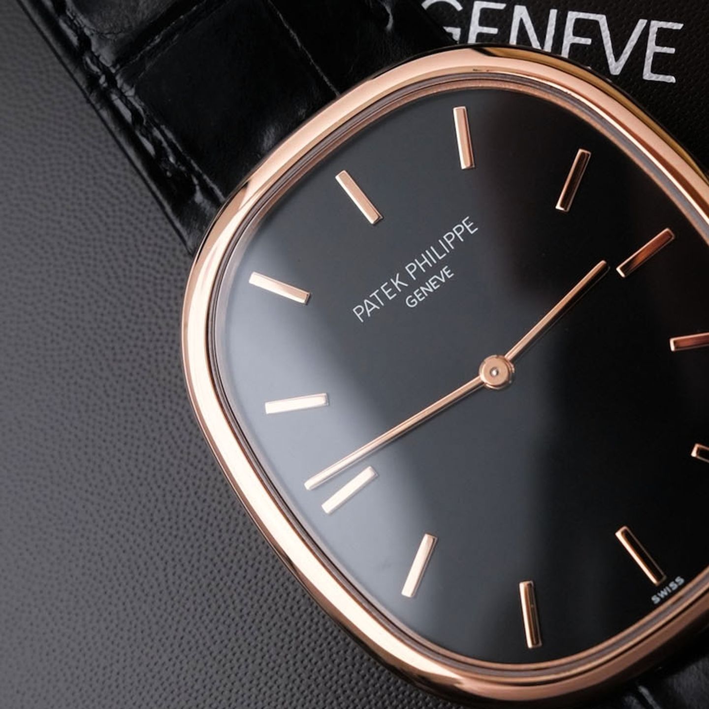 Patek Philippe Golden Ellipse 5738R-001 - (3/8)