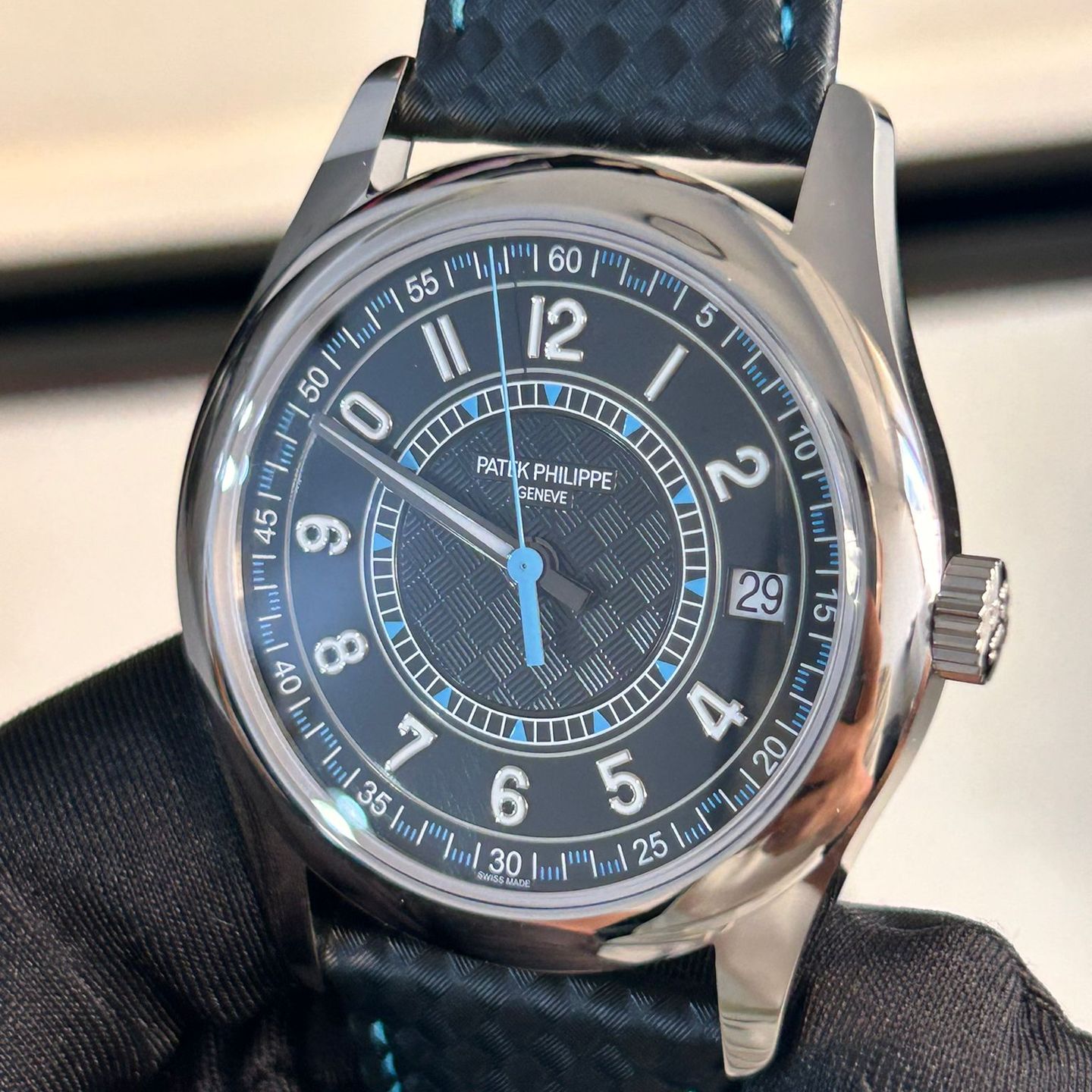 Patek Philippe Calatrava 6007G-011 (2024) - Black dial 40 mm White Gold case (7/8)