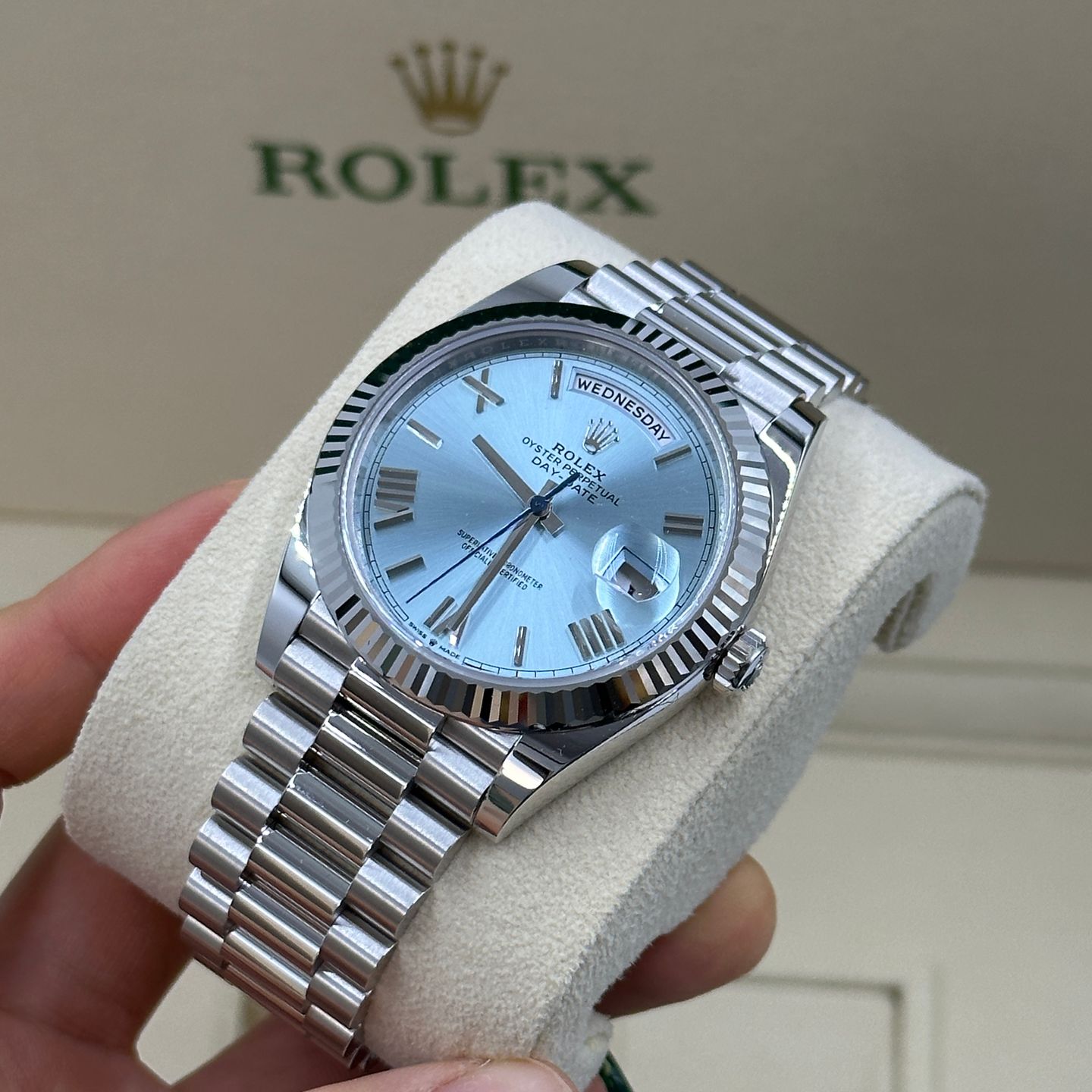 Rolex Day-Date 40 228236 (2023) - Blue dial 40 mm Platinum case (4/8)